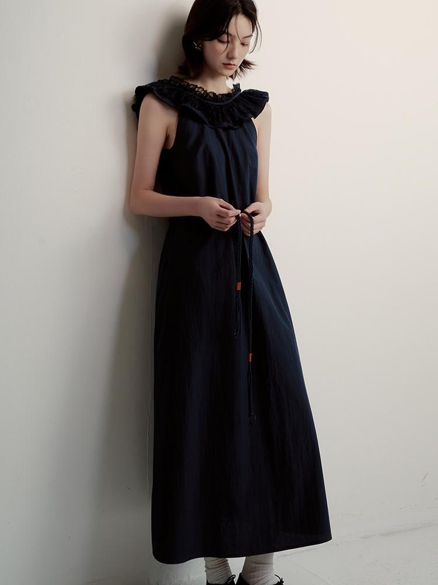FUSSED Prussian Blue Reversible V-neck Dress With Paper Texture Antibacterial Linen