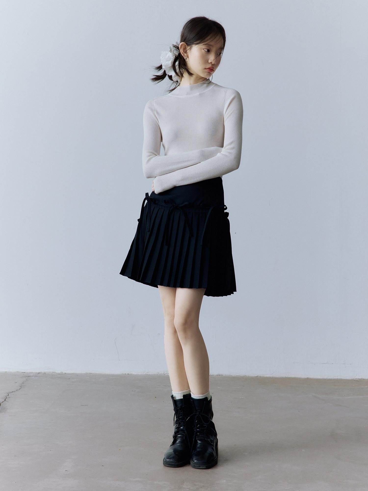 FUSSED Pure Black 3d Bow Collegiate Women&