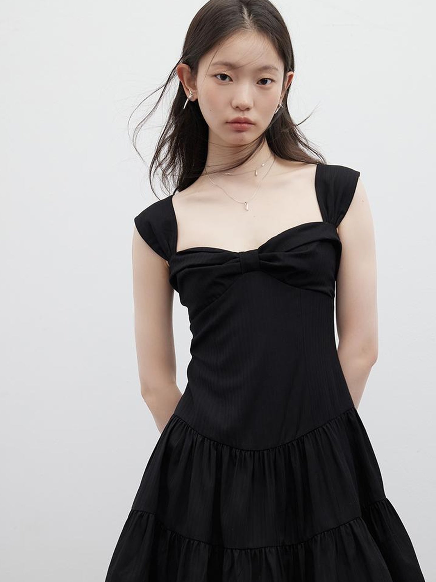 FUSSED Retro Ballroom Bow Bust Black Cake V-Neck Long-Sleeve Dress