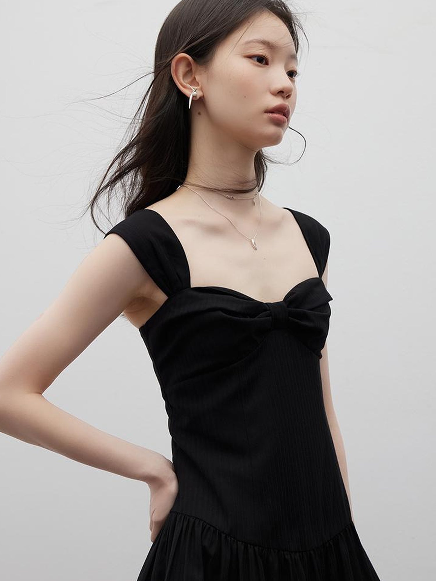 FUSSED Retro Ballroom Bow Bust Black Cake V-Neck Long-Sleeve Dress