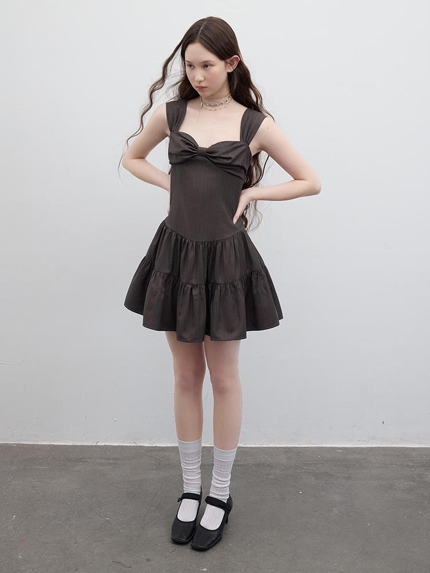 FUSSED Retro Ballroom Bow Bust Brown Tiered Dress V-Neck T-Shirt Long-Sleeve