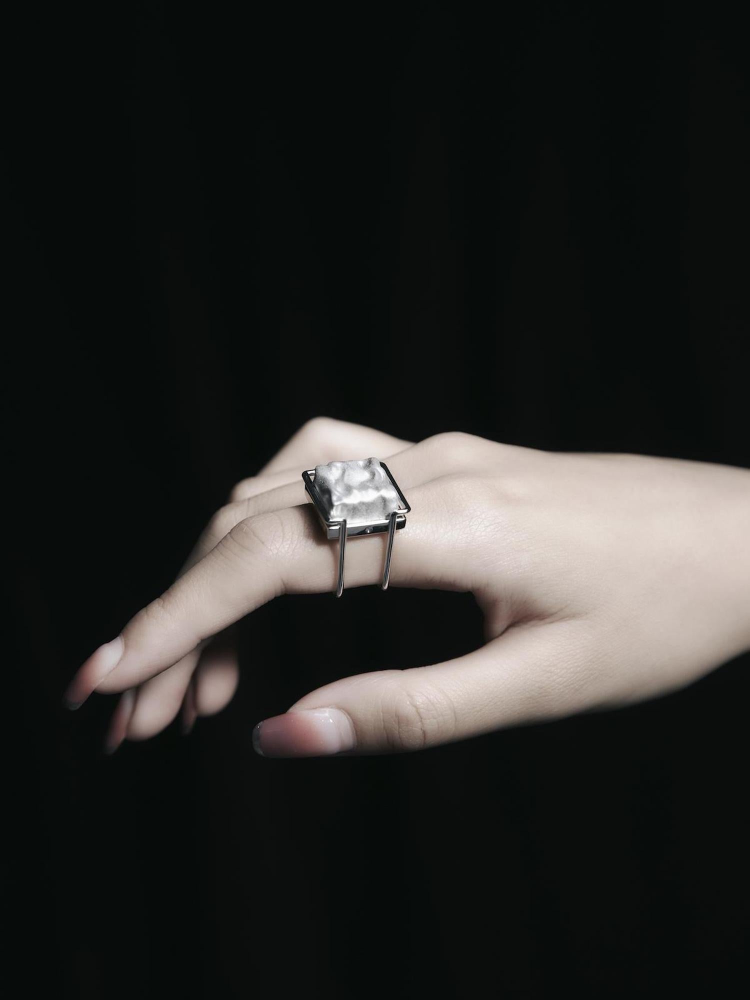 FUSSED Silver Oven Matte Square Ring