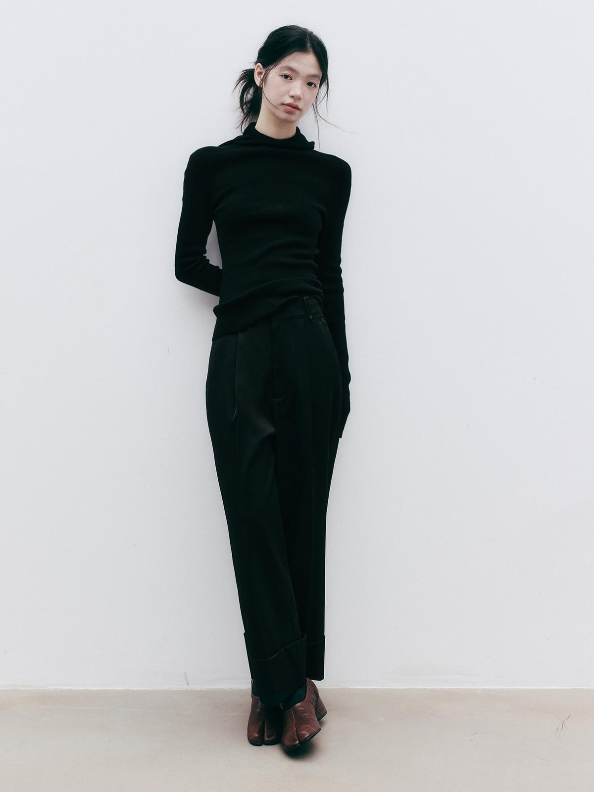FUSSED Solid Color Straight Leg Folded Cuff Women&