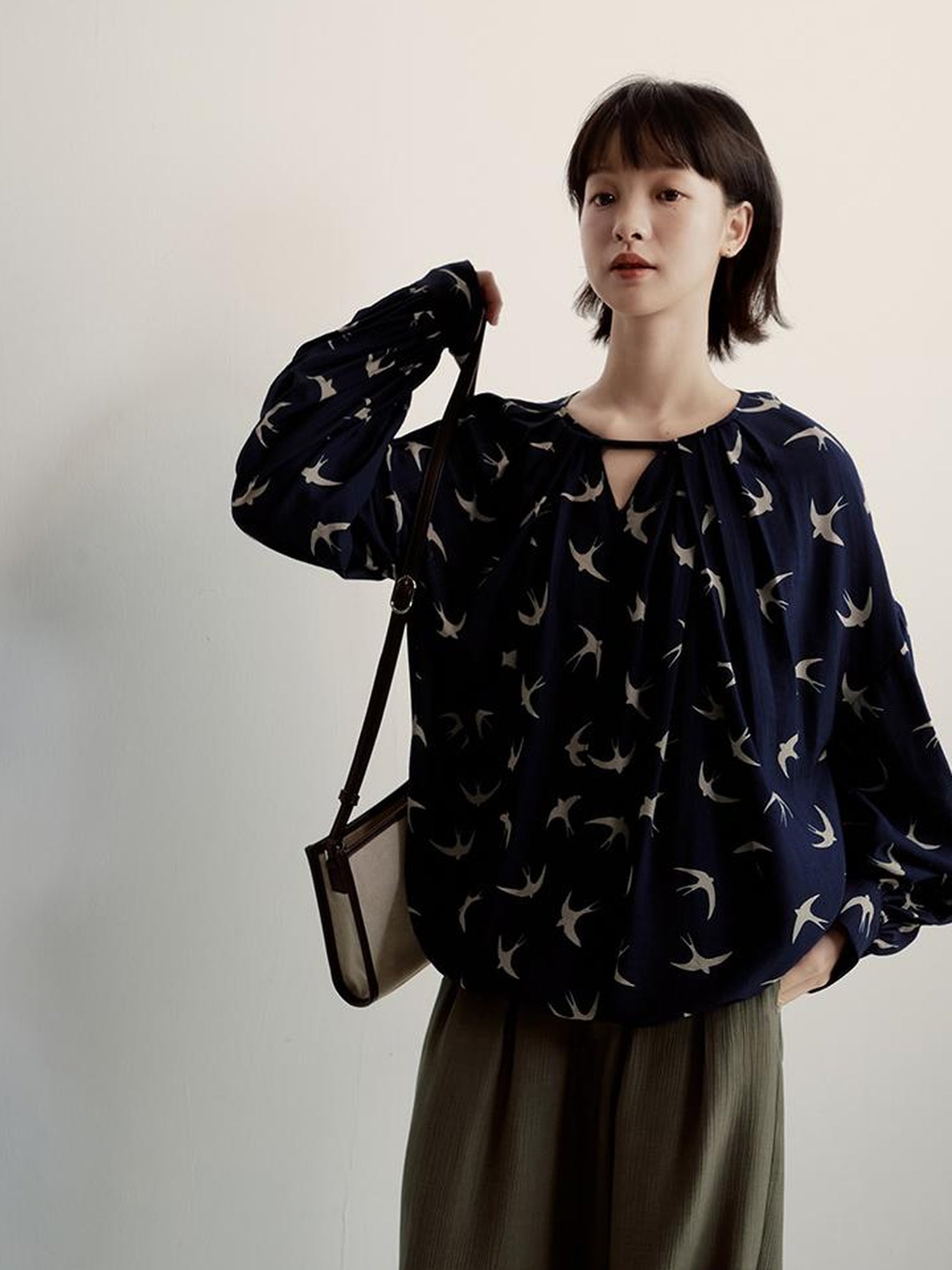 FUSSED Song Of The Sleepwalking Bird Heavy Pleats Print Dark Blue Resort Top