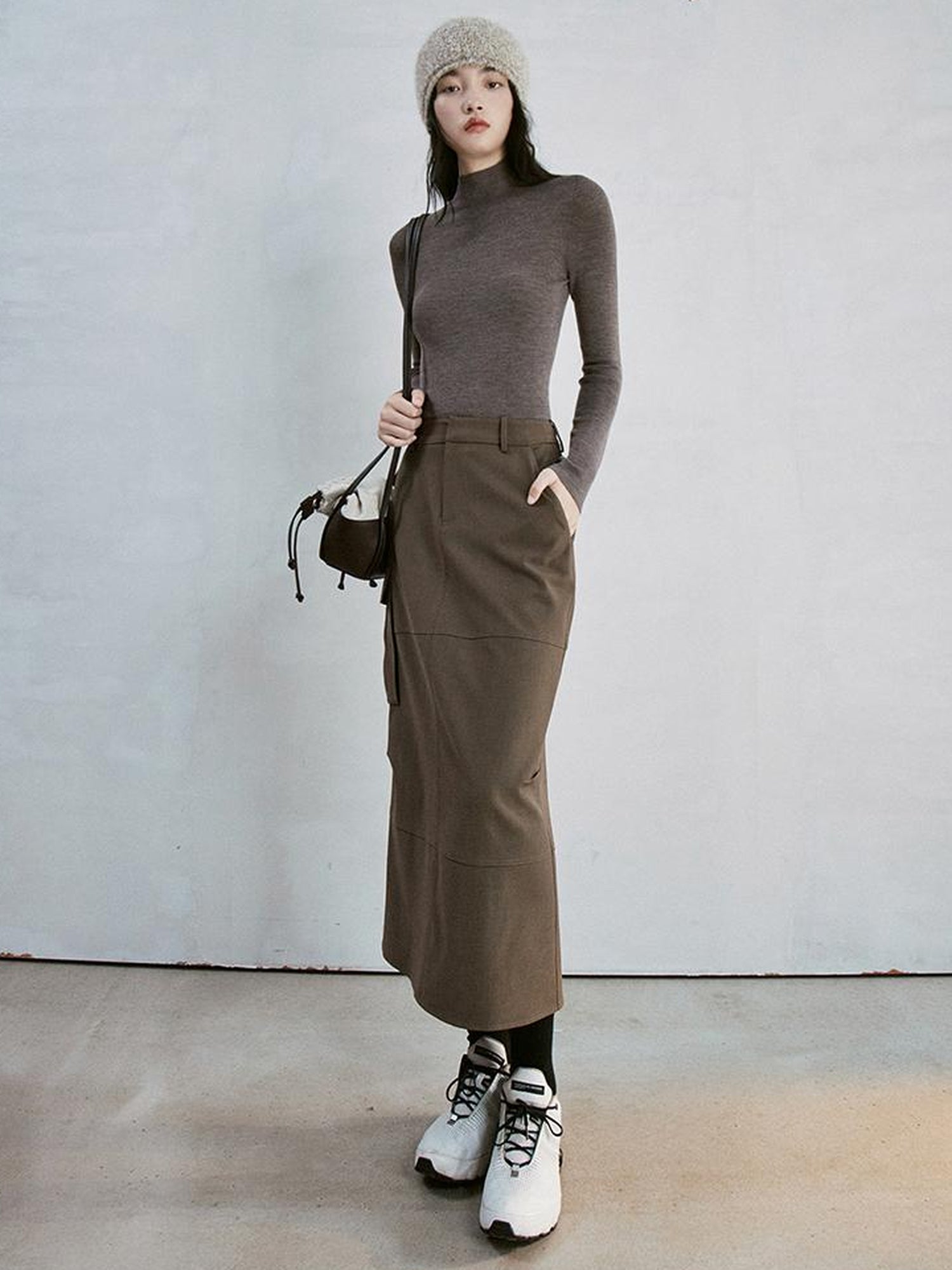 FUSSED Superfine 18g Merino Wool Seamless Layering Knit Top V-neck T-shirt Long Sleeve