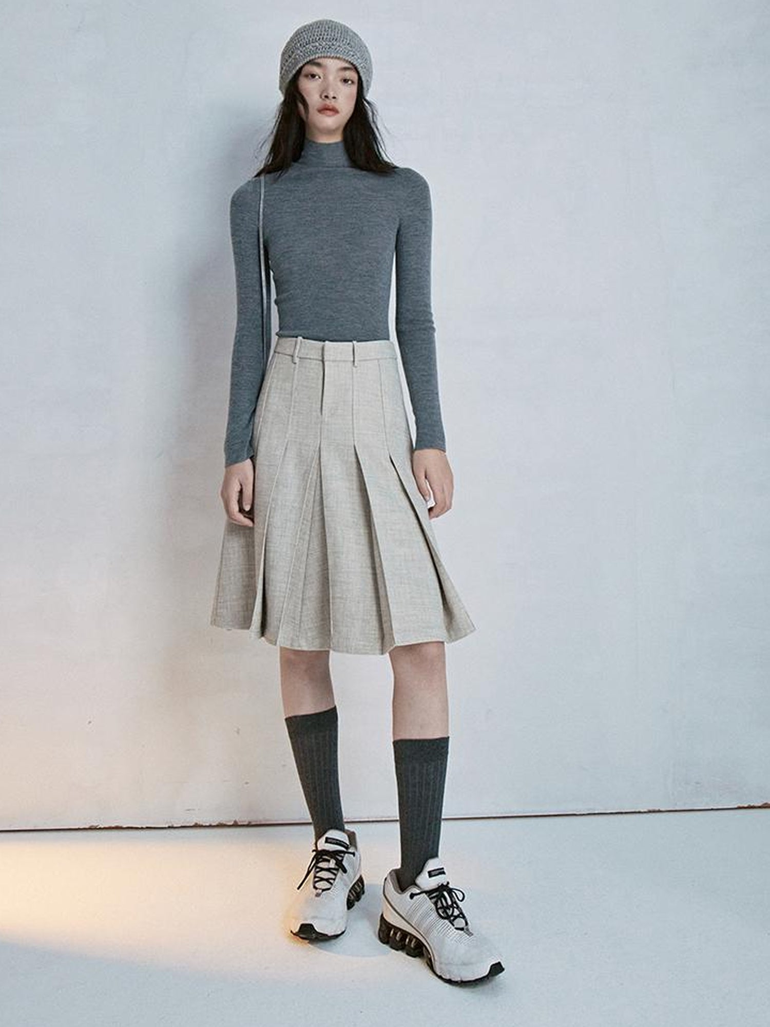 FUSSED Superfine 18g Merino Wool Seamless Layering Knit Top V-neck T-shirt Long Sleeve