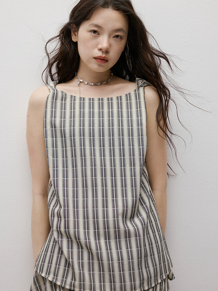 FUSSED_Twist_Stripe_Asymmetrical_Resort_Set_With_Geometric_Art_V_Neck_T_Shirt_Long_Sleeve_MISSTT