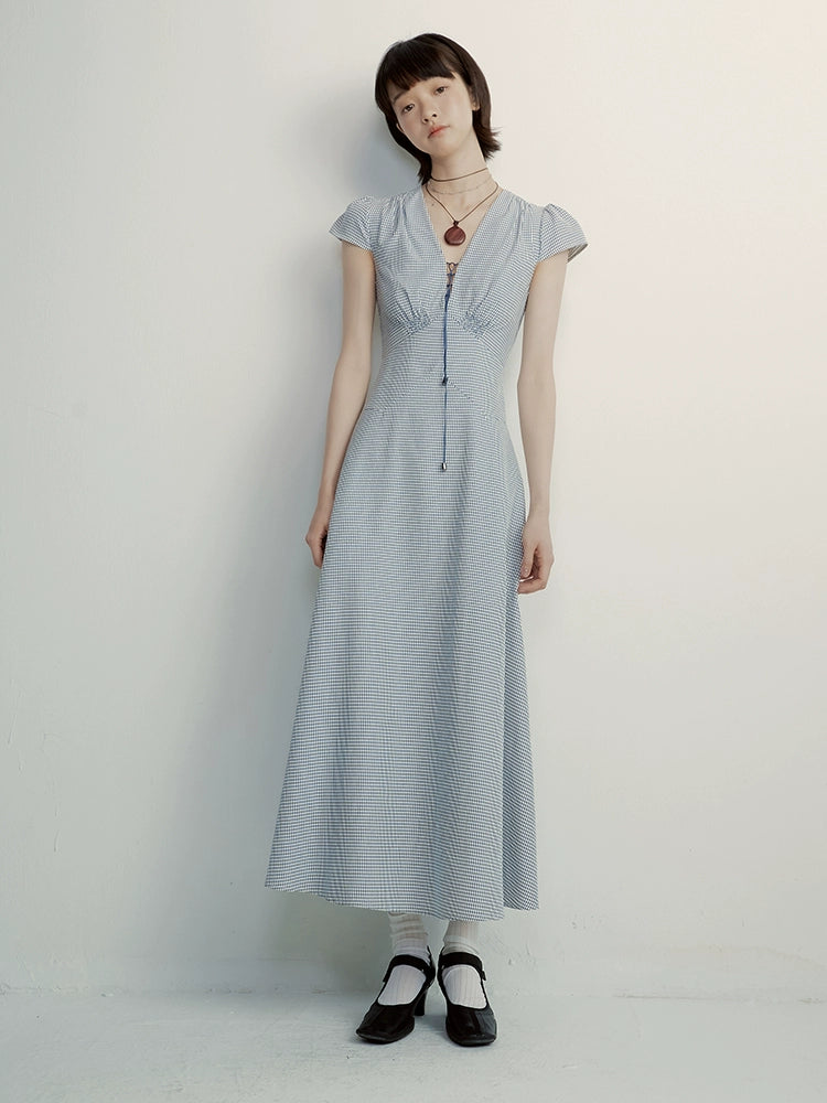 FUSSED_V-Neck_Gingham_Midi_Dress_with_Adjustable_Tie_&_A-Line_Skirt_MISSTT