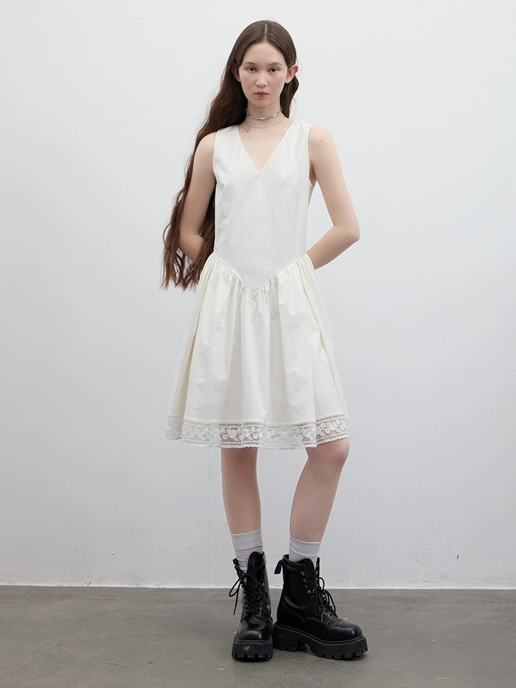 FUSSED_White_Rose_V_Neck_Smocked_Ruffle_Dress_With_Lace_Trim_MISSTT