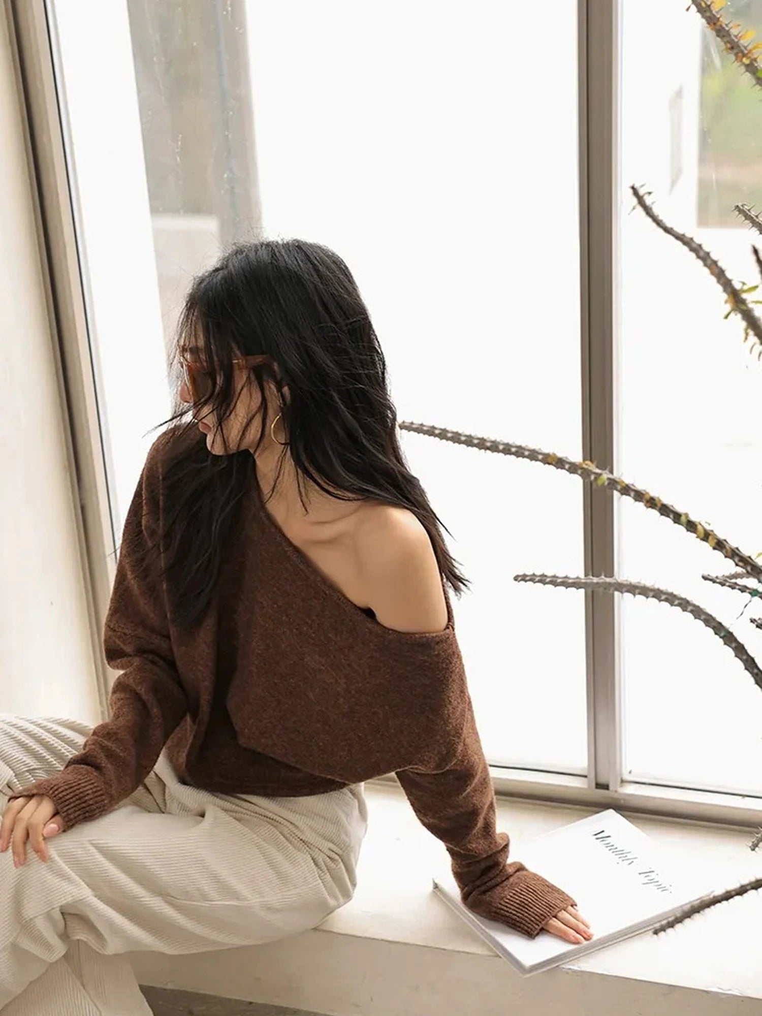 FU FRESH UP Asymmetric Wool Off Shoulder Sweater