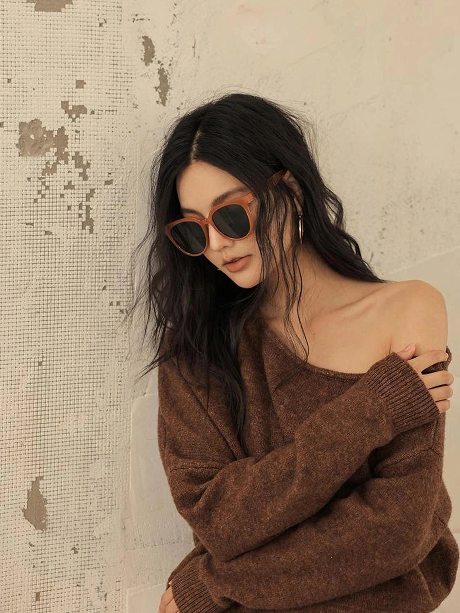 FU FRESH UP Asymmetric Wool Off Shoulder Sweater