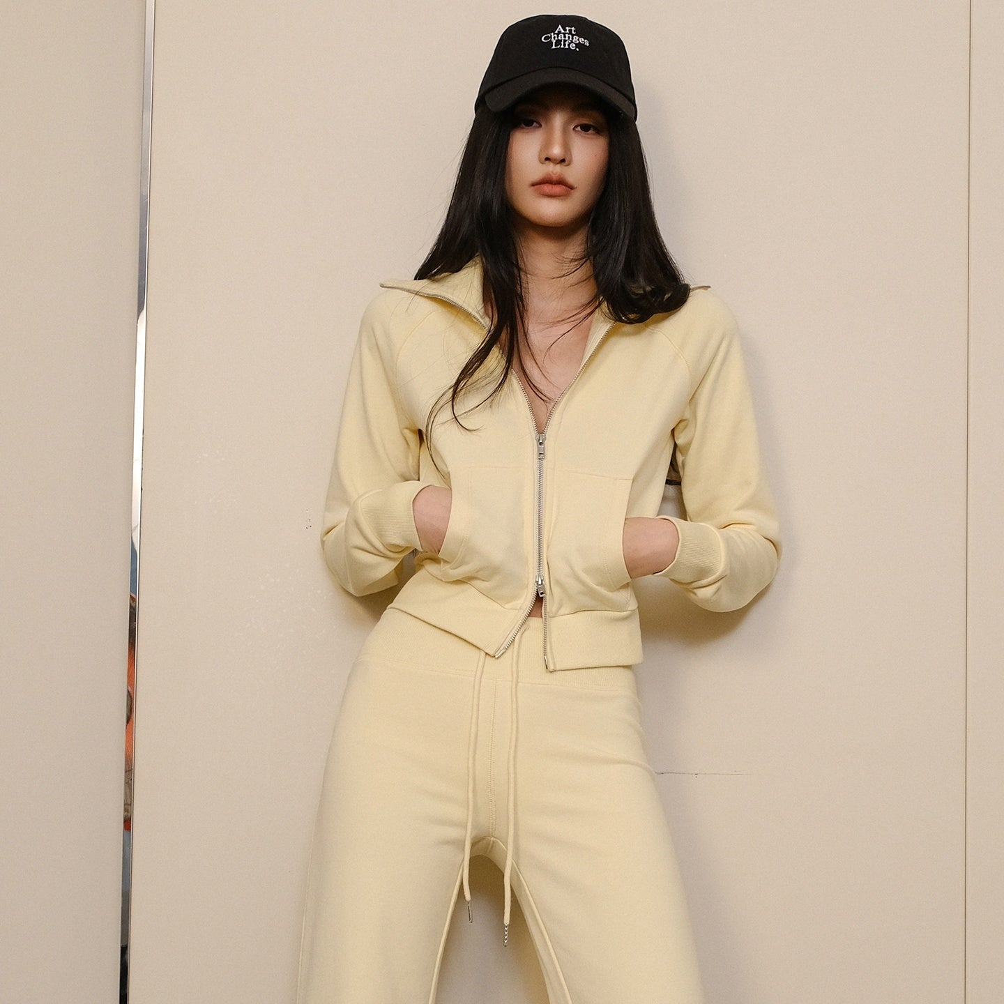 FU_FRESH_UP_Collared_Cropped_Cardigan_Slim_Flare_Sweatpants_Women&