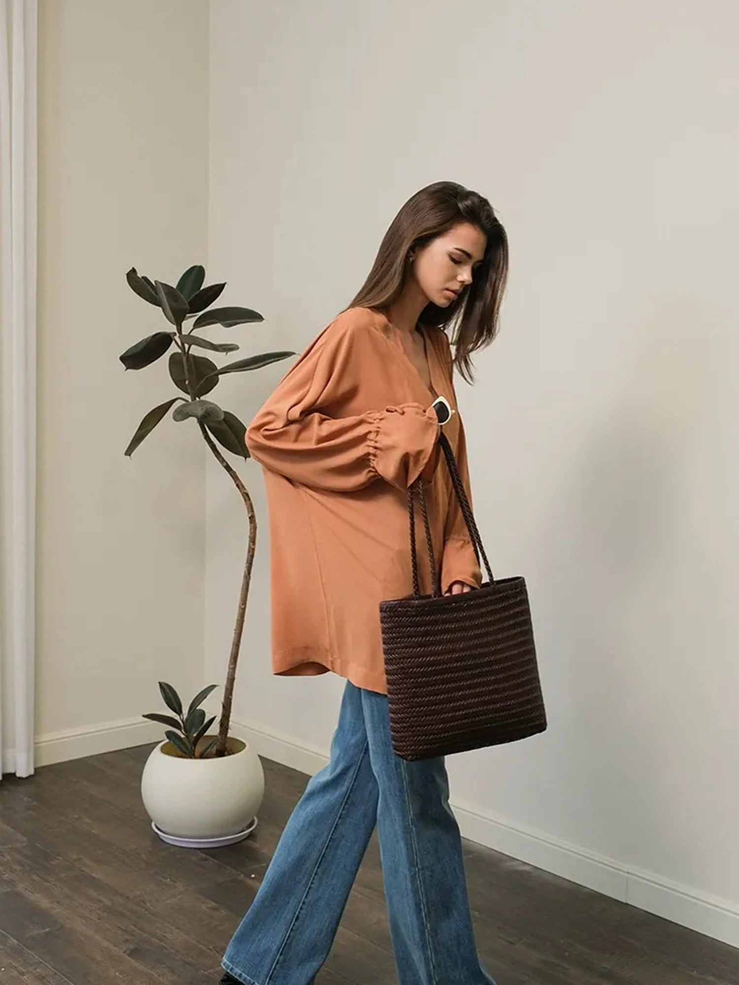 FU FRESH UP Cool Touch V-neck Chiffon Shirt