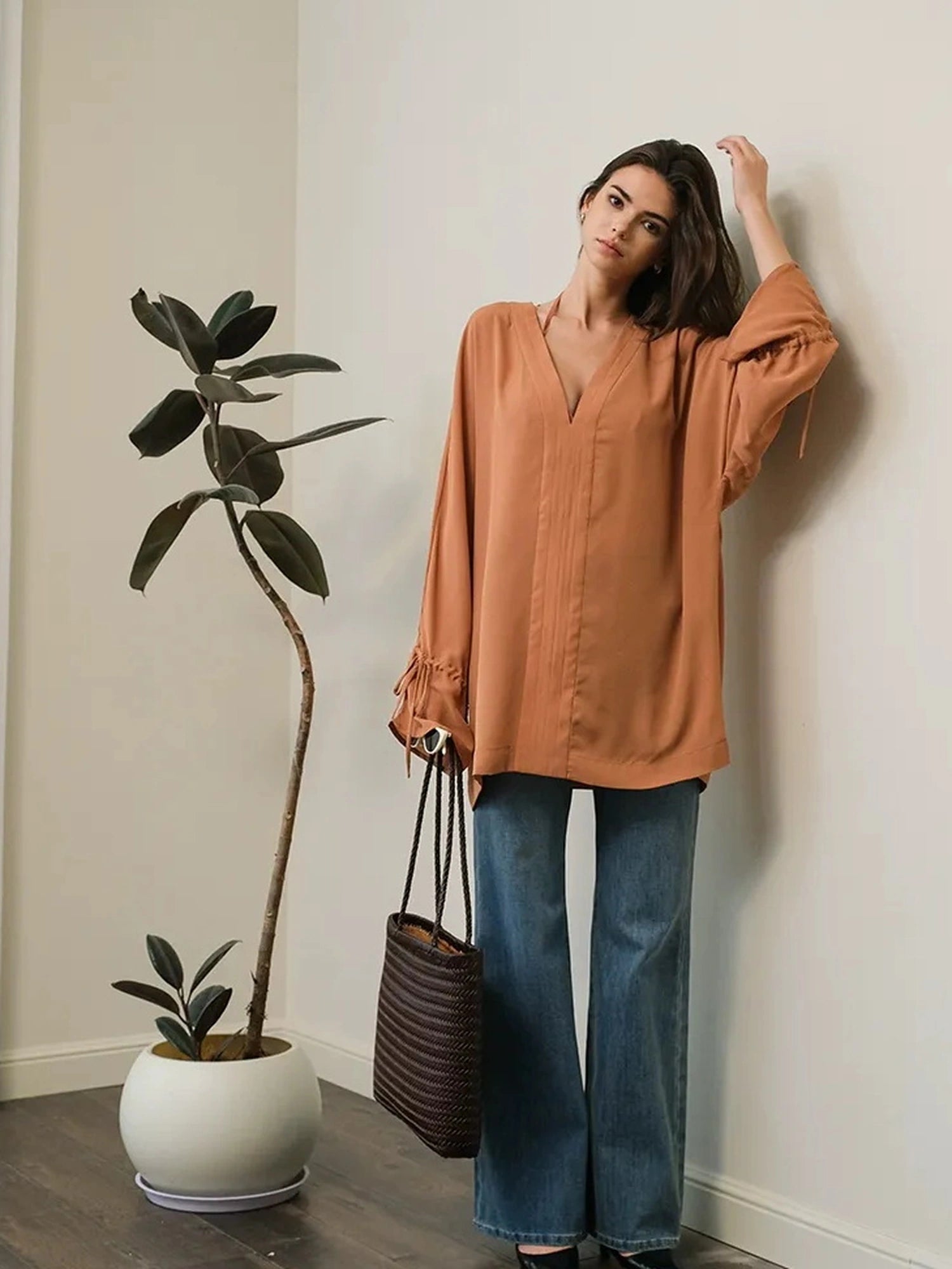 FU FRESH UP Cool Touch V-neck Chiffon Shirt