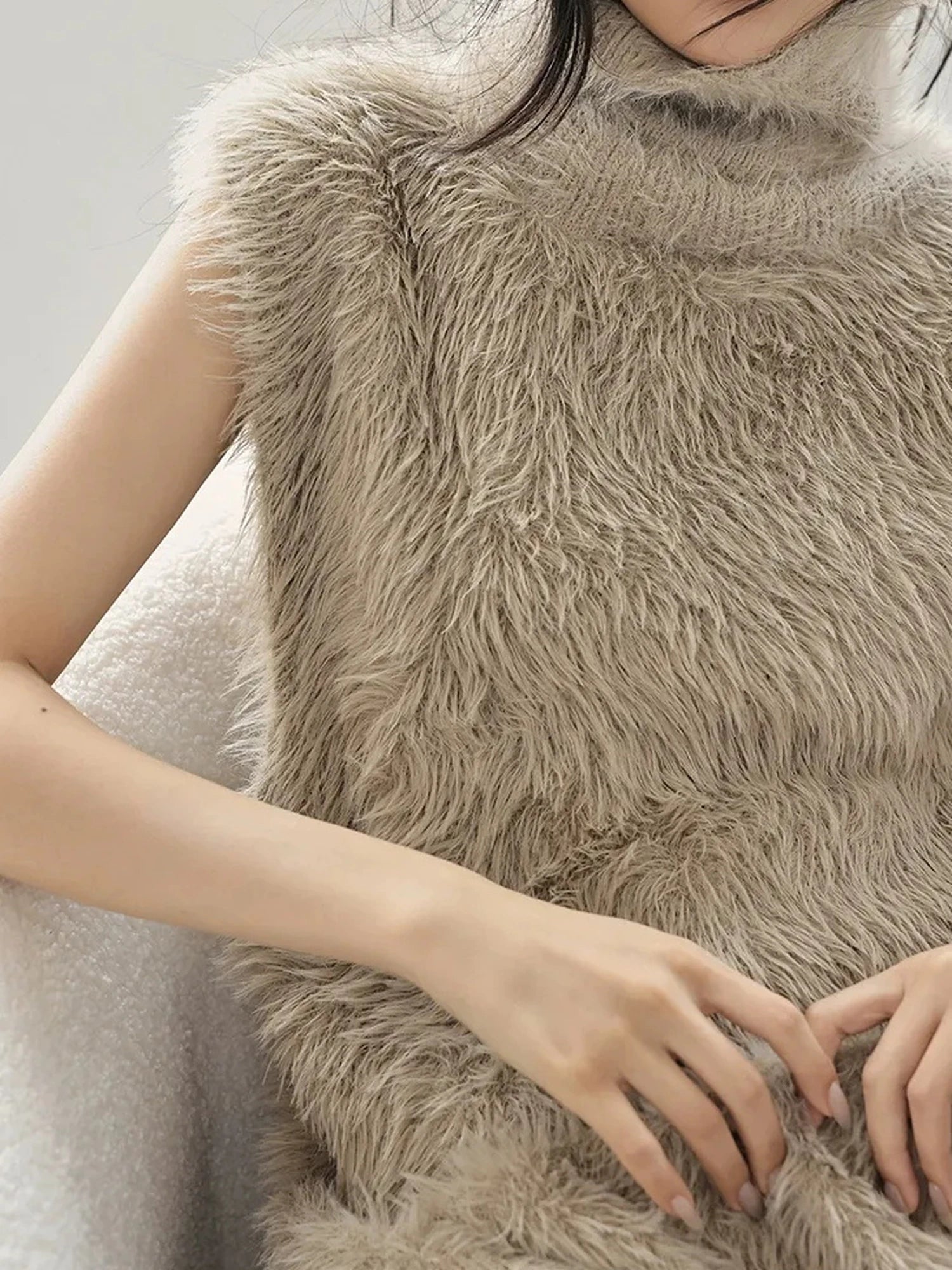 FU FRESH UP Eco Friendly Long Hair Mink High Neck Knit Vest