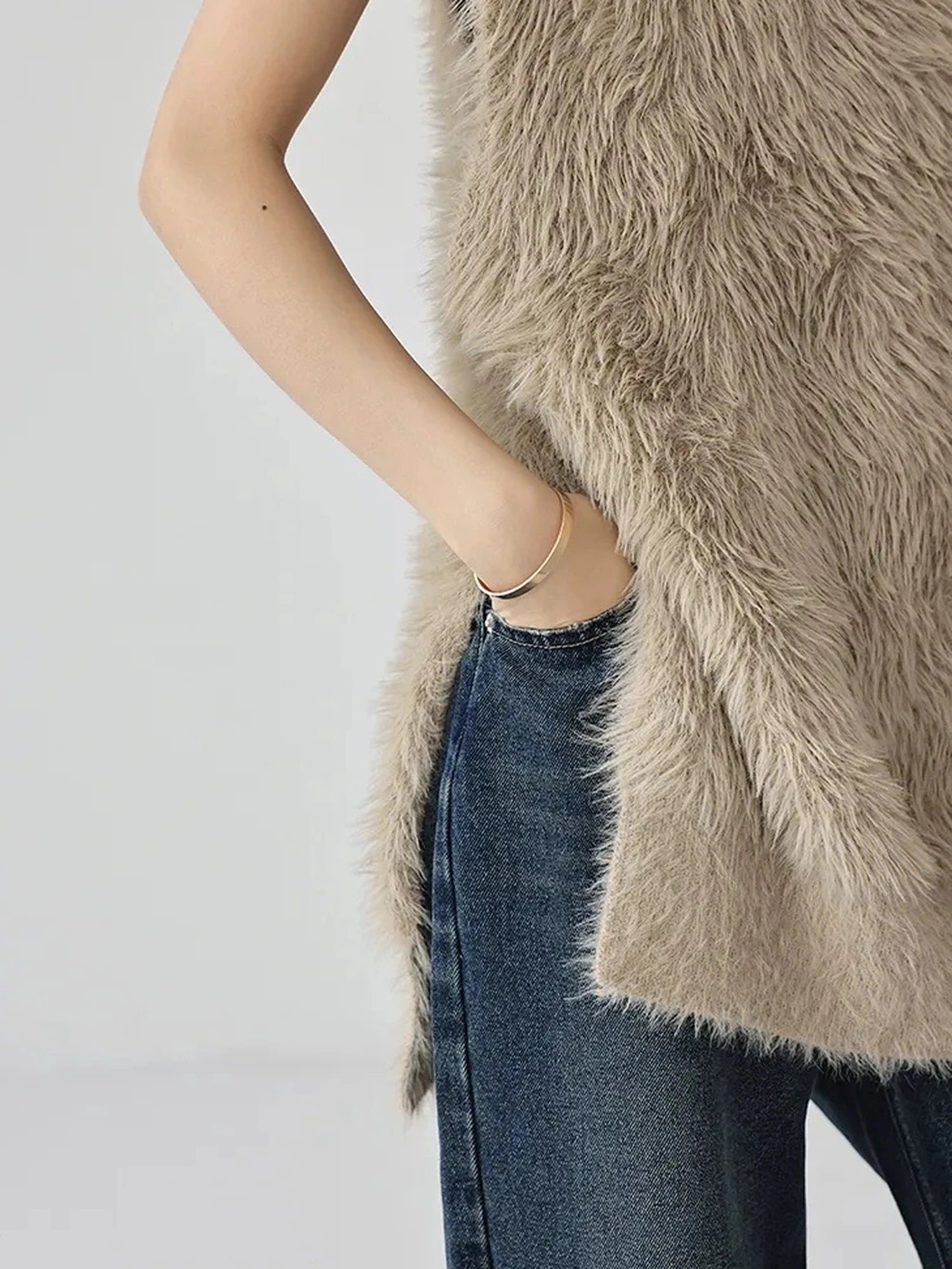 FU FRESH UP Eco Friendly Long Hair Mink High Neck Knit Vest
