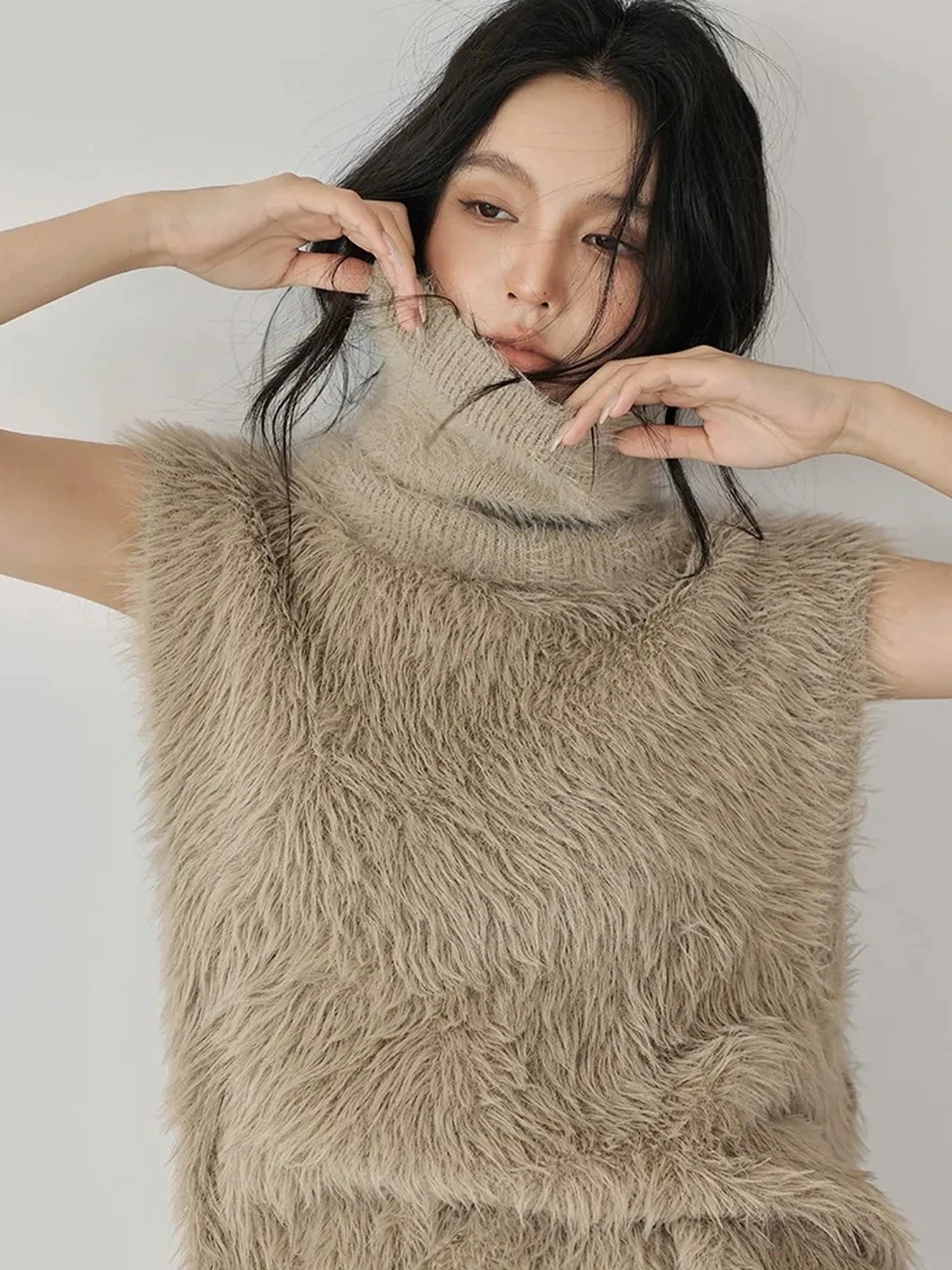 FU FRESH UP Eco Friendly Long Hair Mink High Neck Knit Vest
