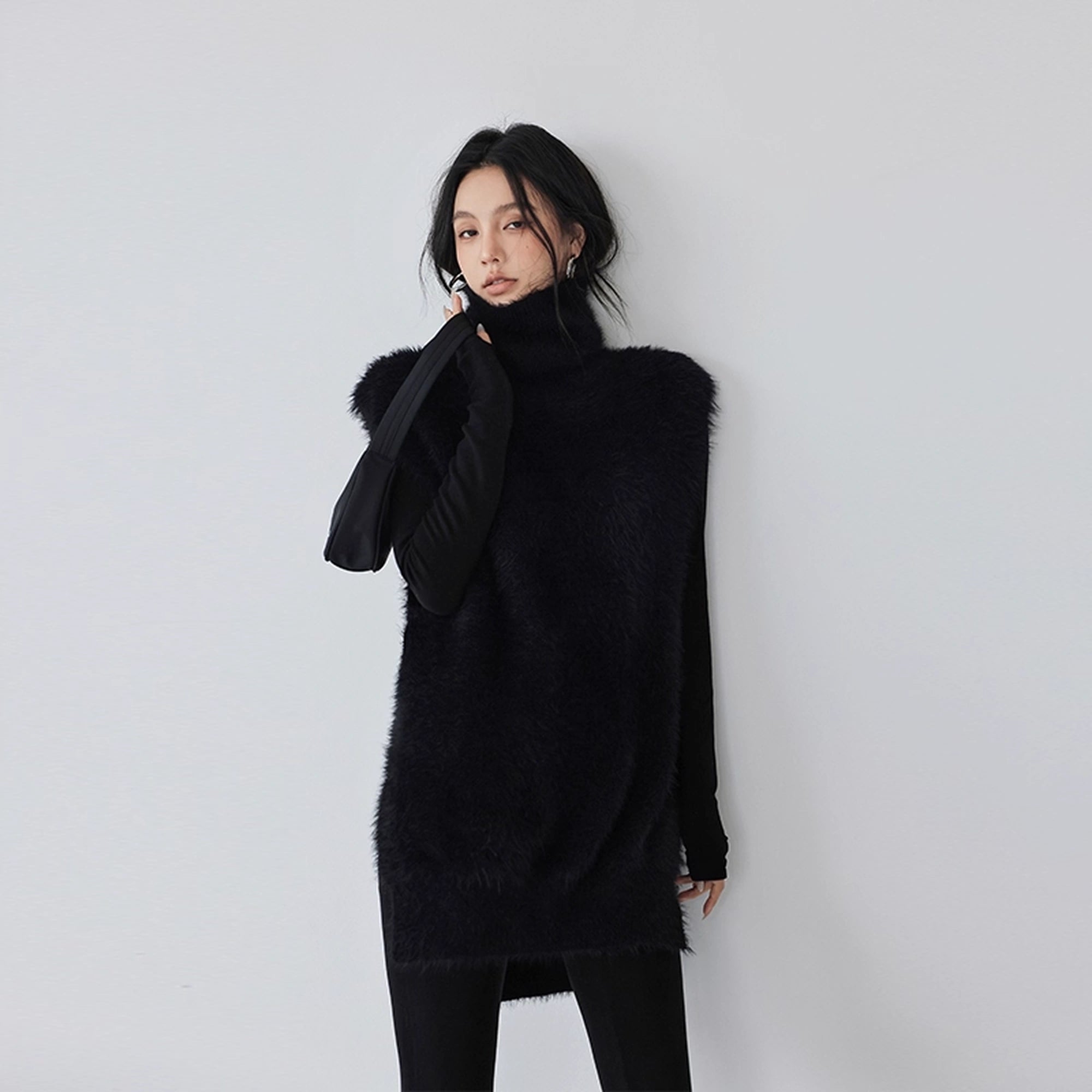 FU_FRESH_UP_Eco_Friendly_Long_Hair_Mink_High_Neck_Knit_Vest_MISSTT