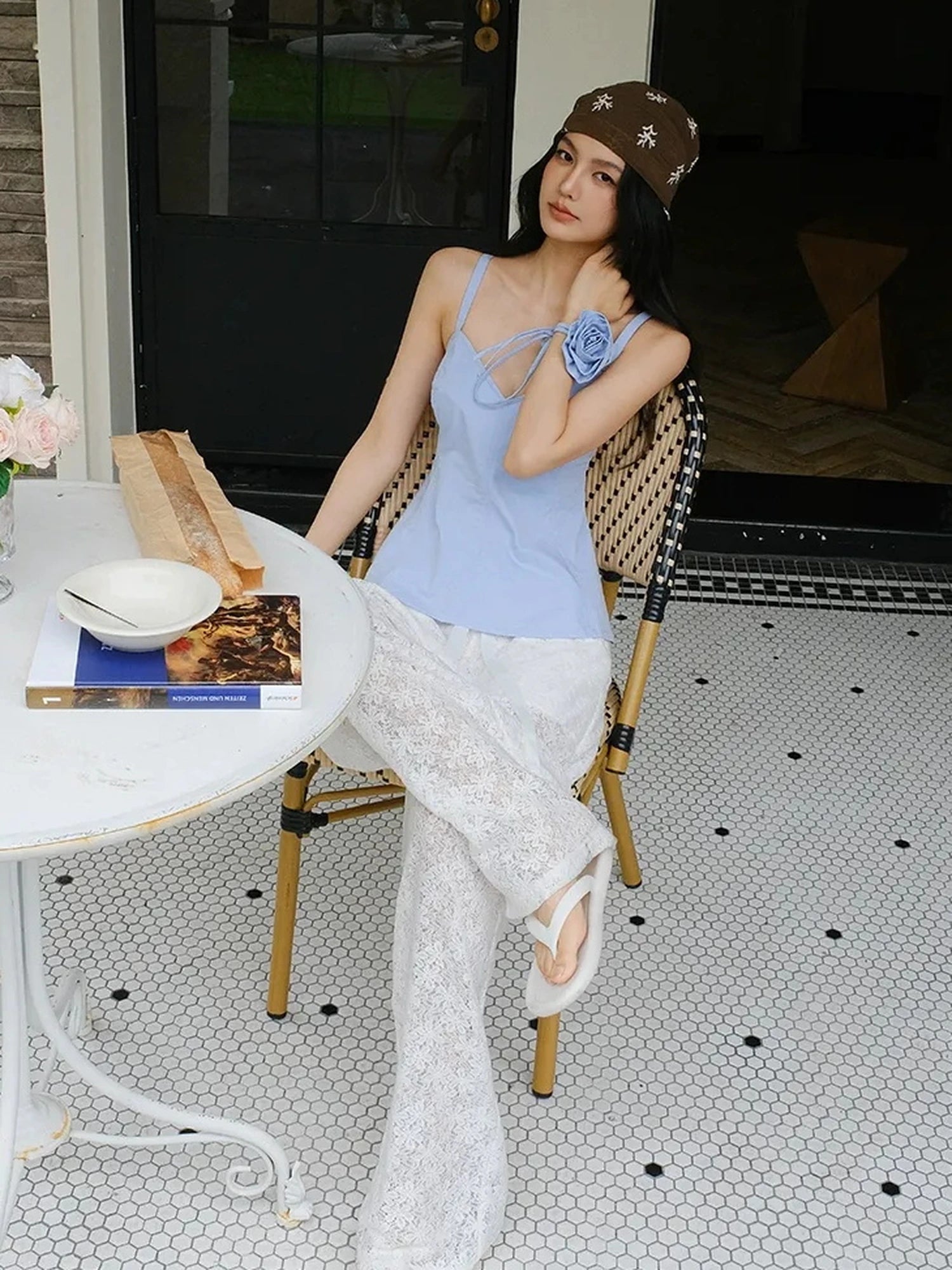 FU FRESH UP Floral Wave V-neck Crop Top