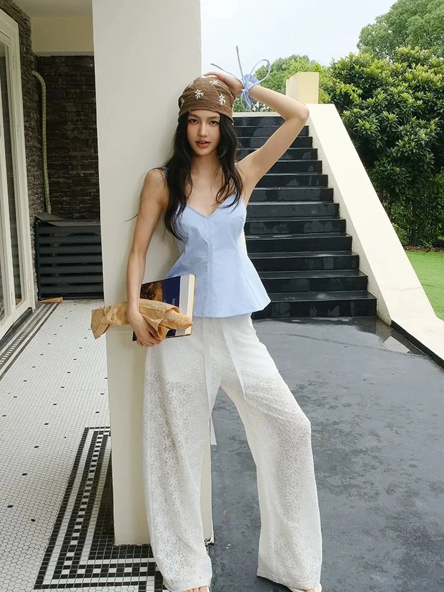 FU FRESH UP Floral Wave V-neck Crop Top