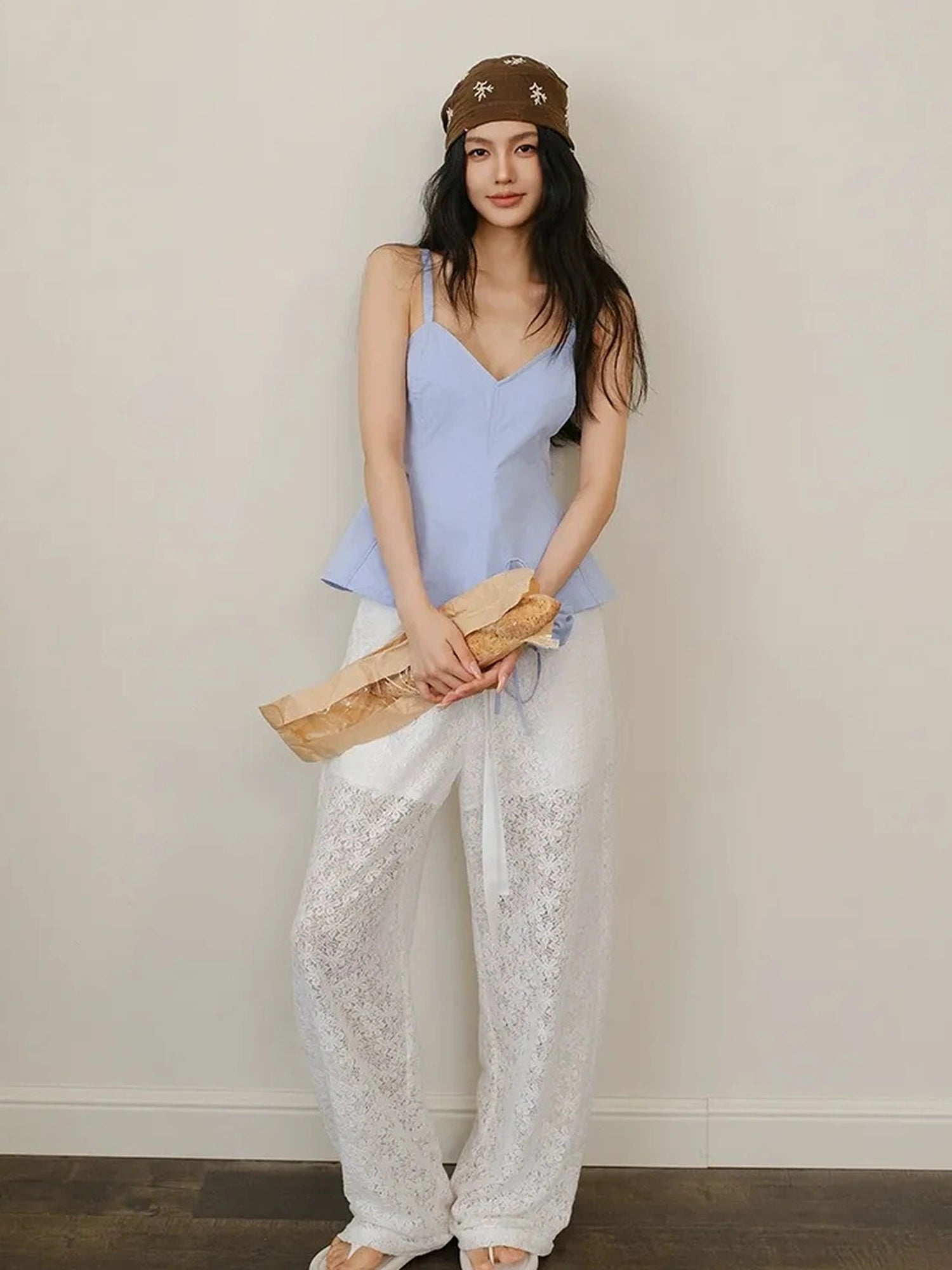 FU FRESH UP Floral Wave V-neck Crop Top