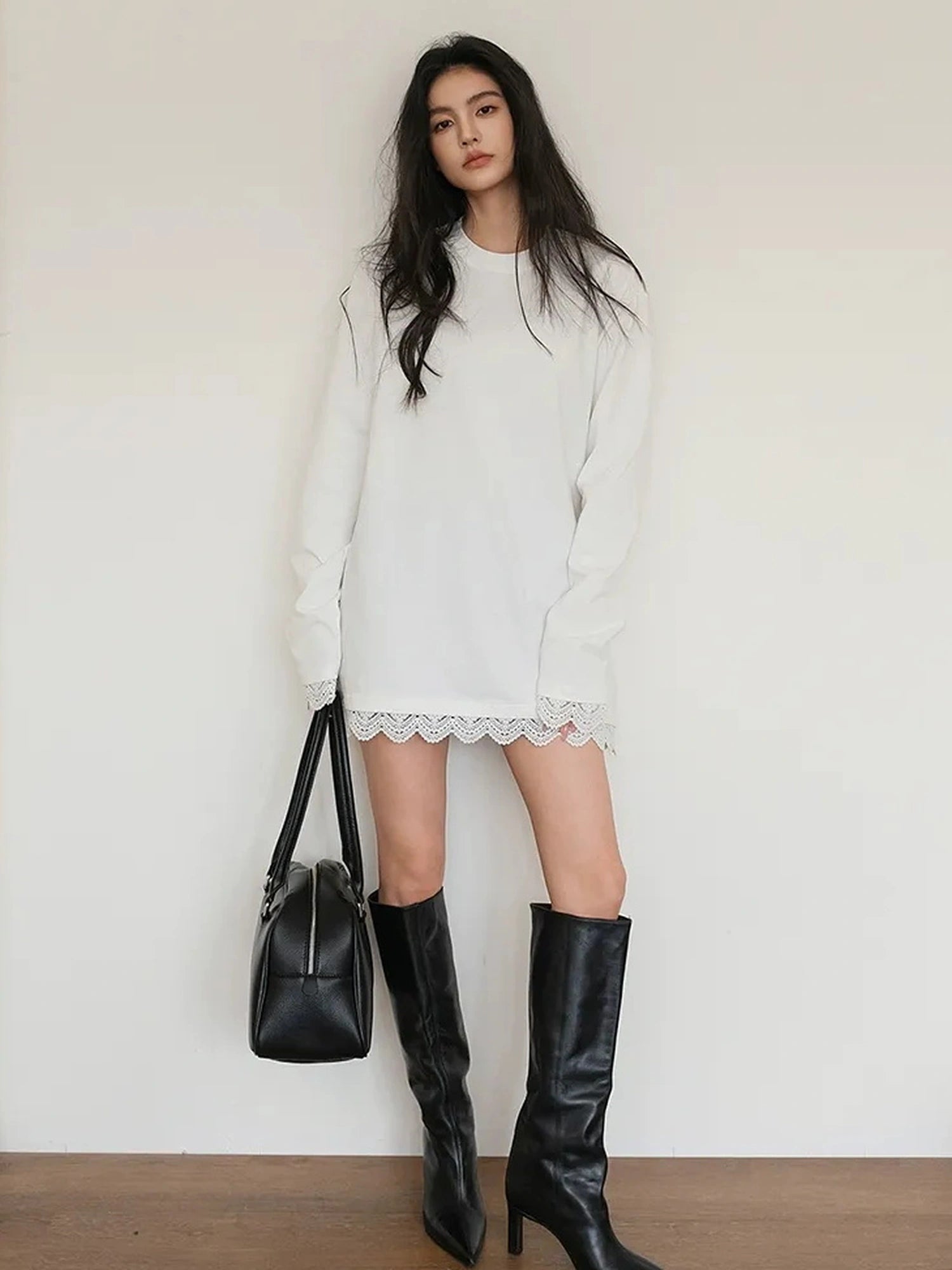 FU FRESH UP French Lace Trimmed Long Sleeve V-neck T-shirt