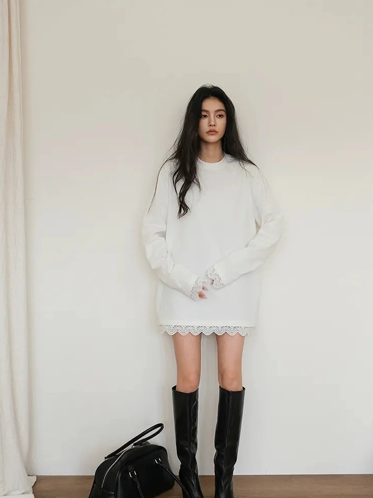 FU FRESH UP French Lace Trimmed Long Sleeve V-neck T-shirt