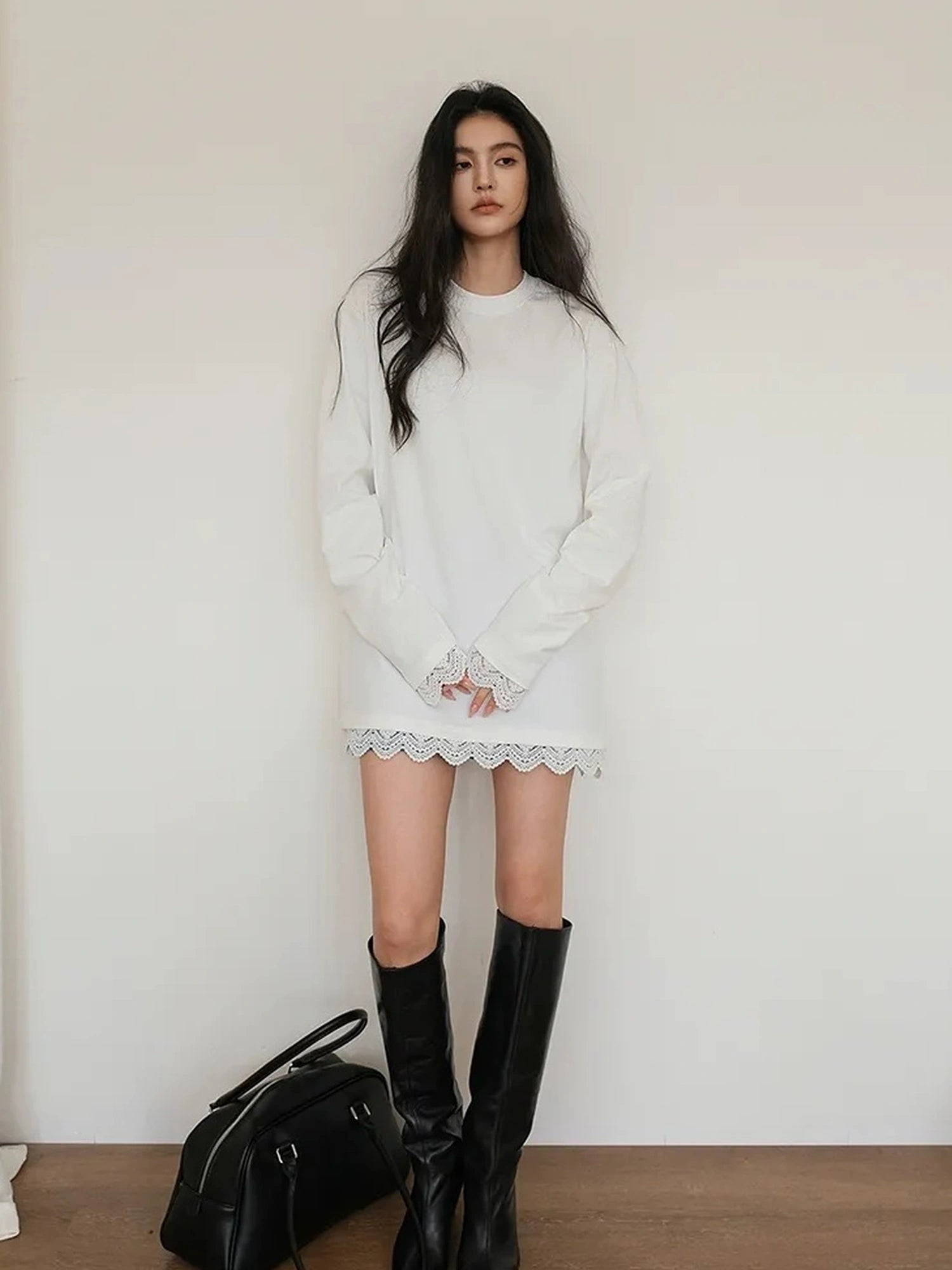FU FRESH UP French Lace Trimmed Long Sleeve V-neck T-shirt