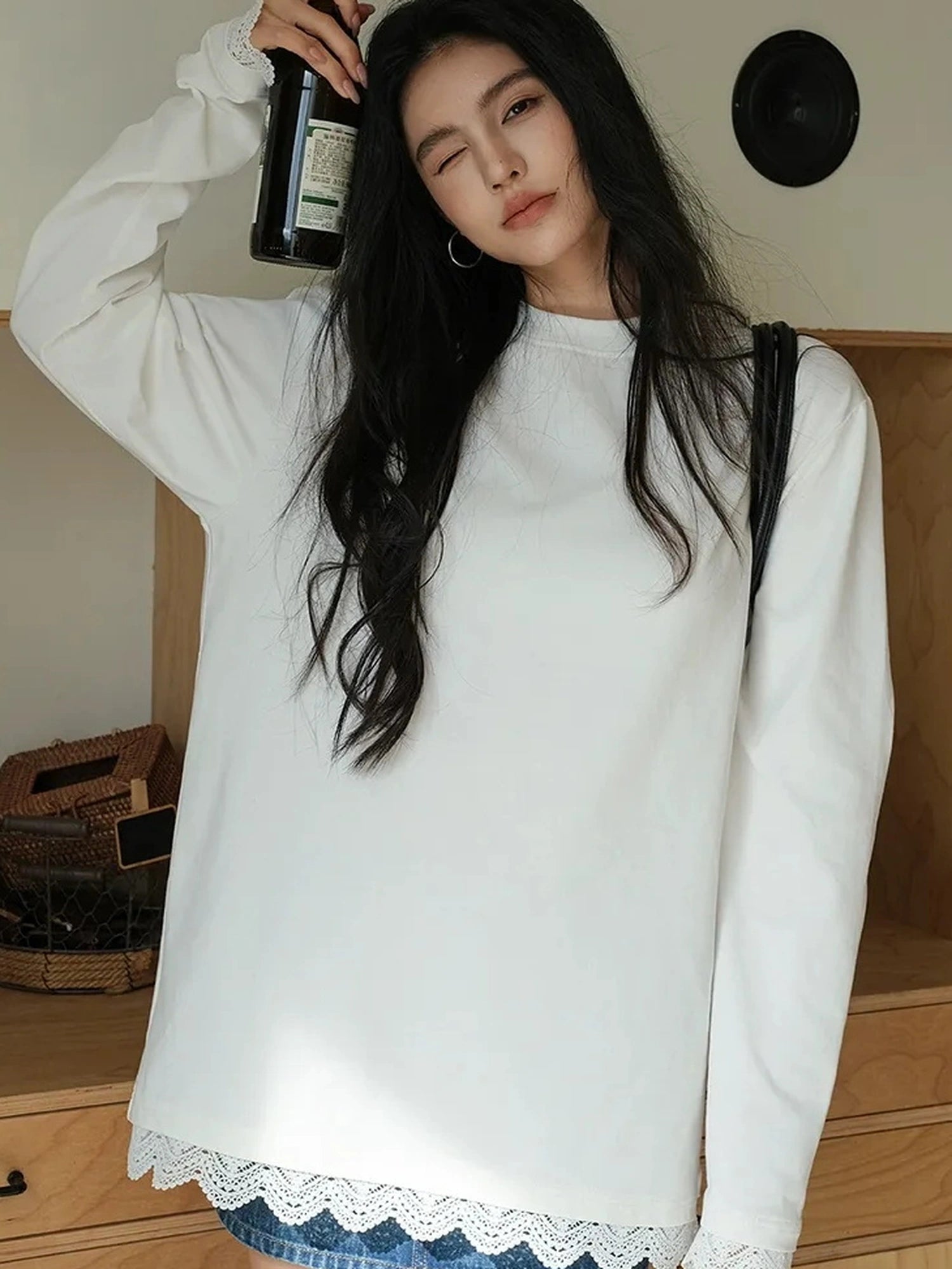FU FRESH UP French Lace Trimmed Long Sleeve V-neck T-shirt