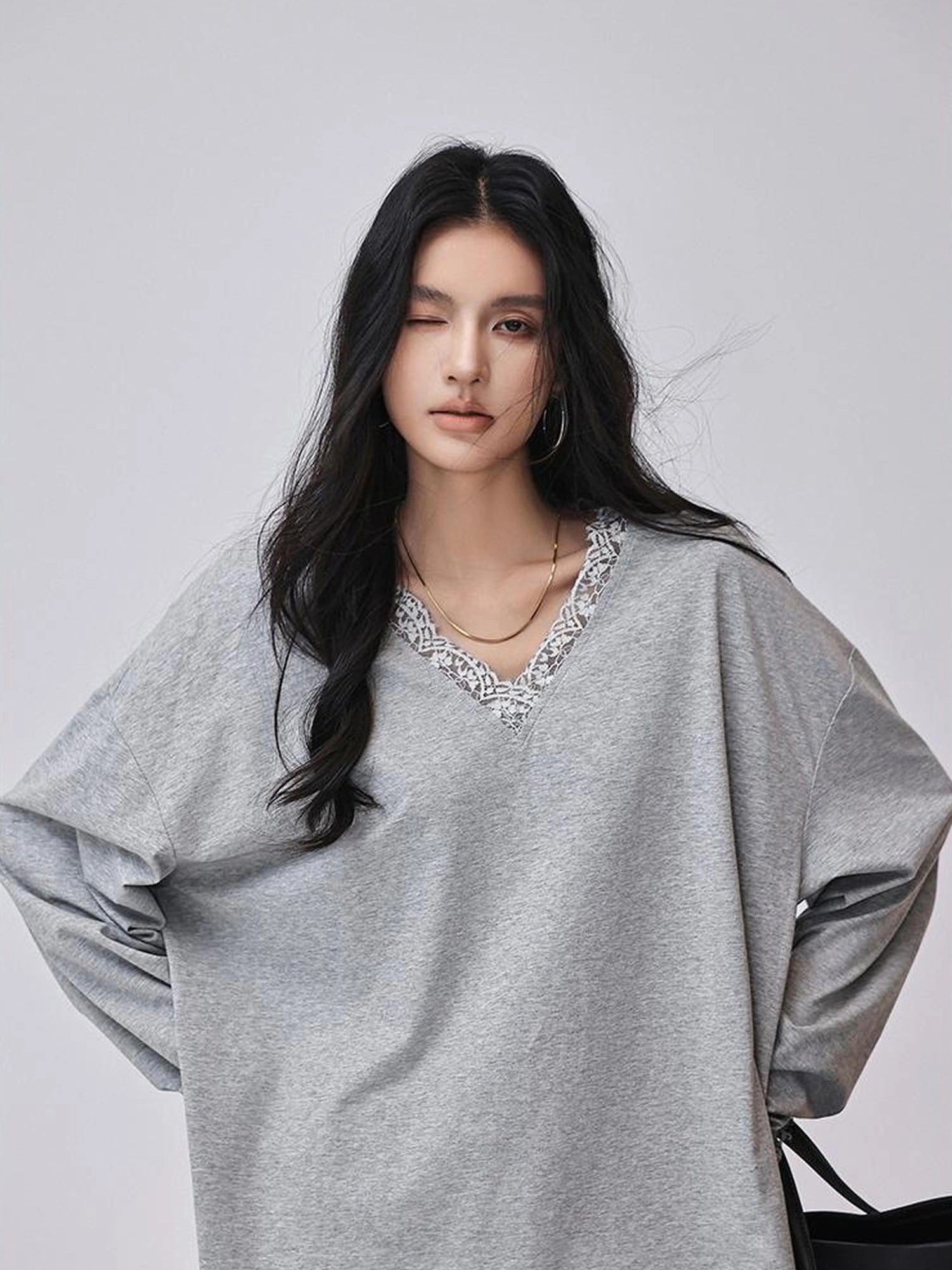 FU FRESH UP French Lace V-Neck T-Shirt
