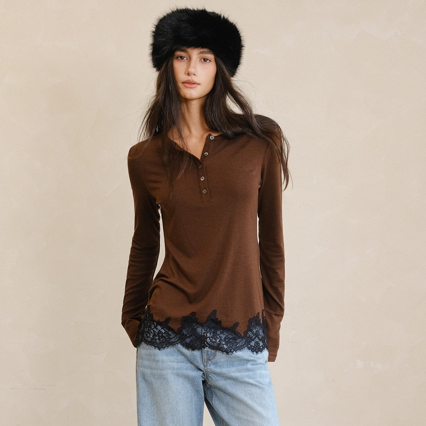 FU_FRESH_UP_Lace_Panel_Henley_Collar_Slim_Fit_Women&