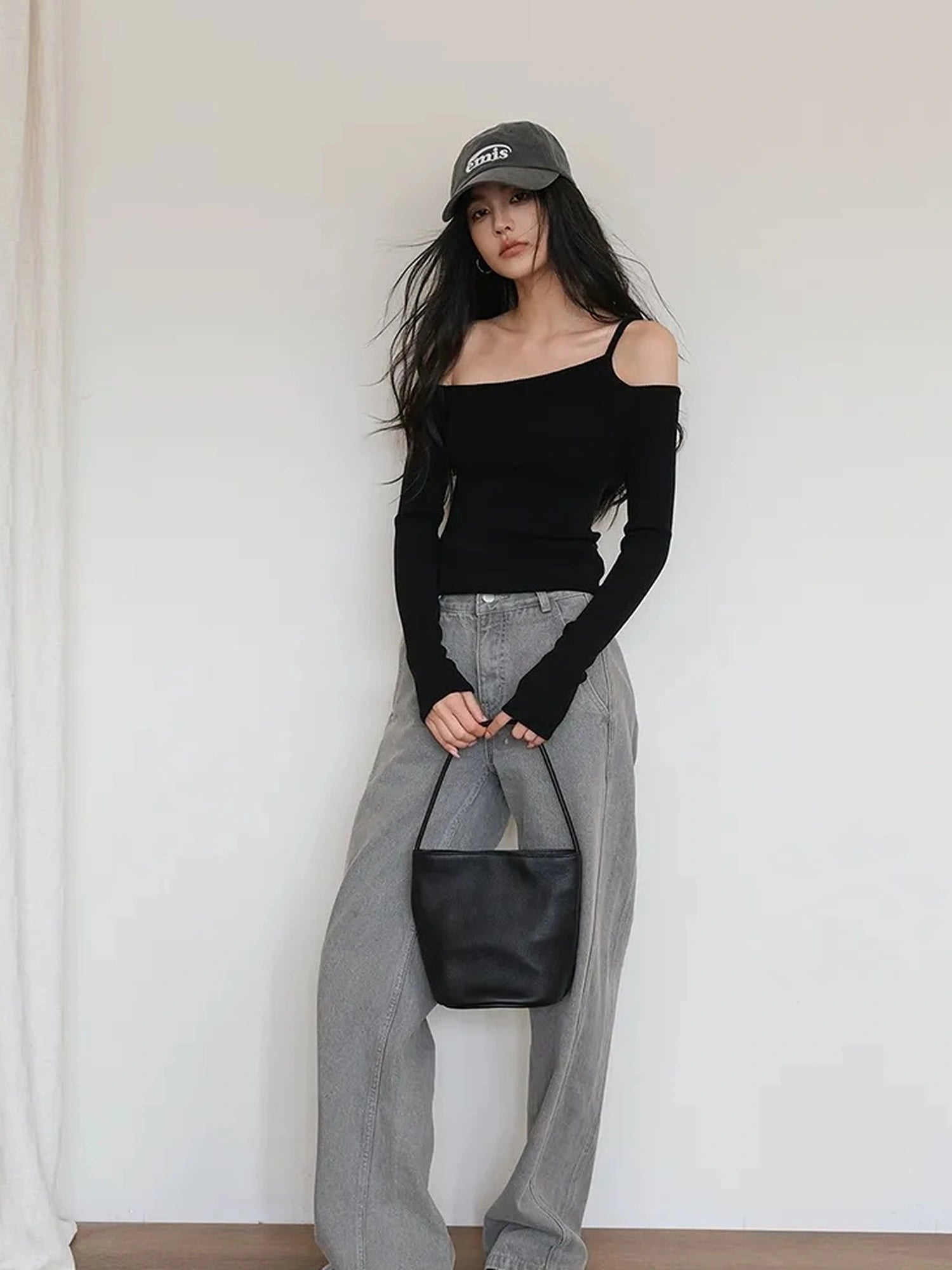 FU FRESH UP Lightweight Silk Knit Shoulder Cut Top
