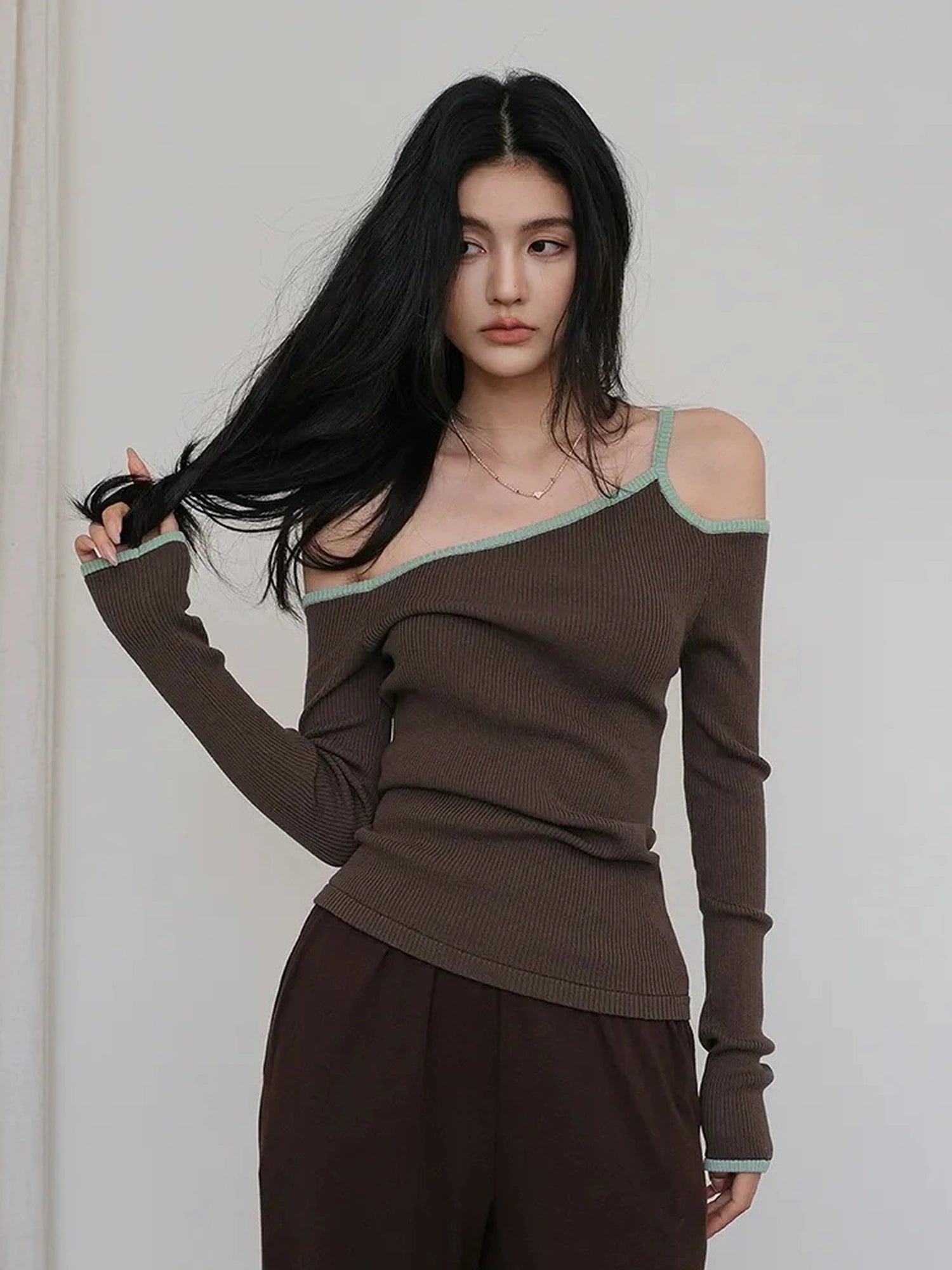 FU FRESH UP Lightweight Silk Knit Shoulder Cut Top