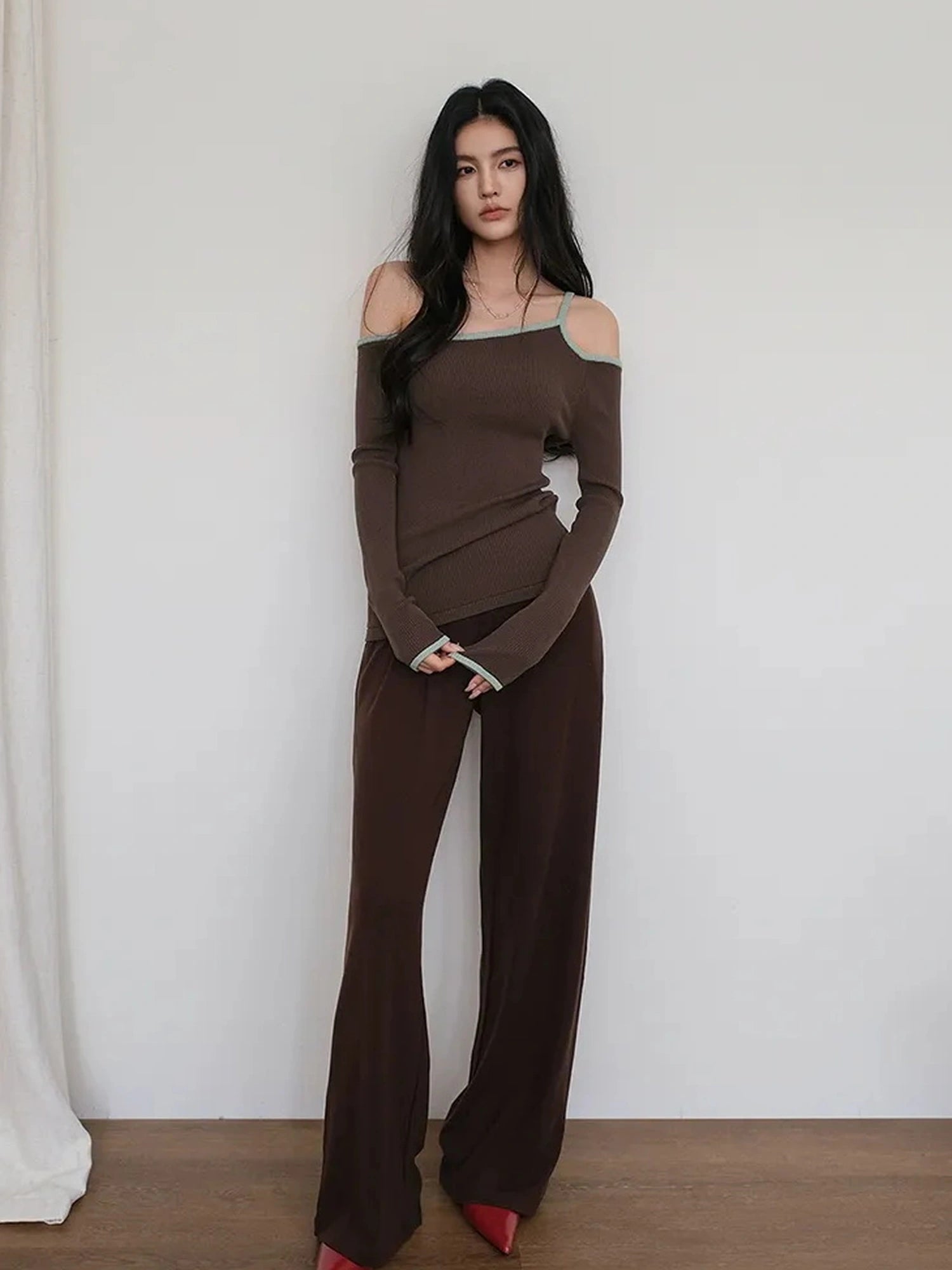 FU FRESH UP Lightweight Silk Knit Shoulder Cut Top