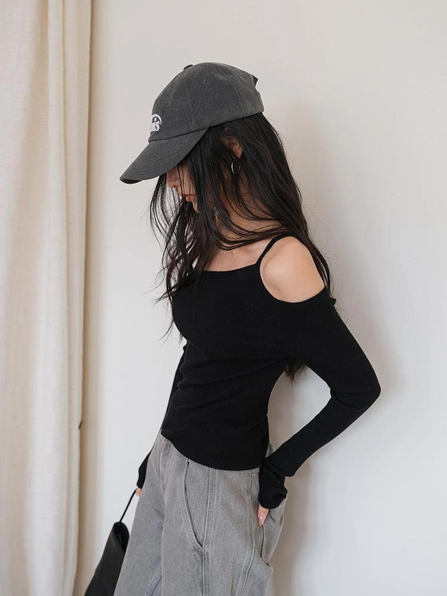 FU FRESH UP Lightweight Silk Knit Shoulder Cut Top