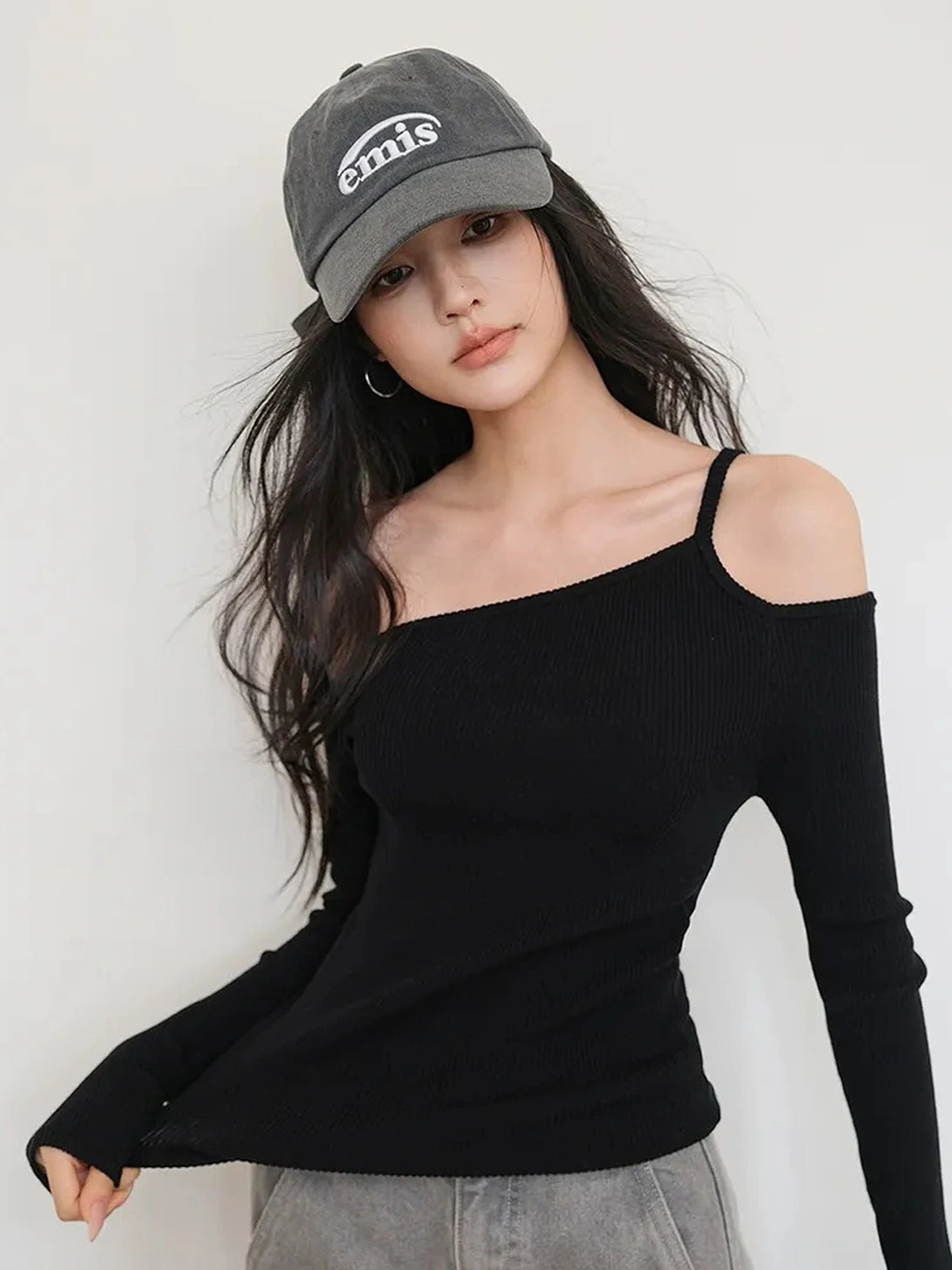 FU FRESH UP Lightweight Silk Knit Shoulder Cut Top