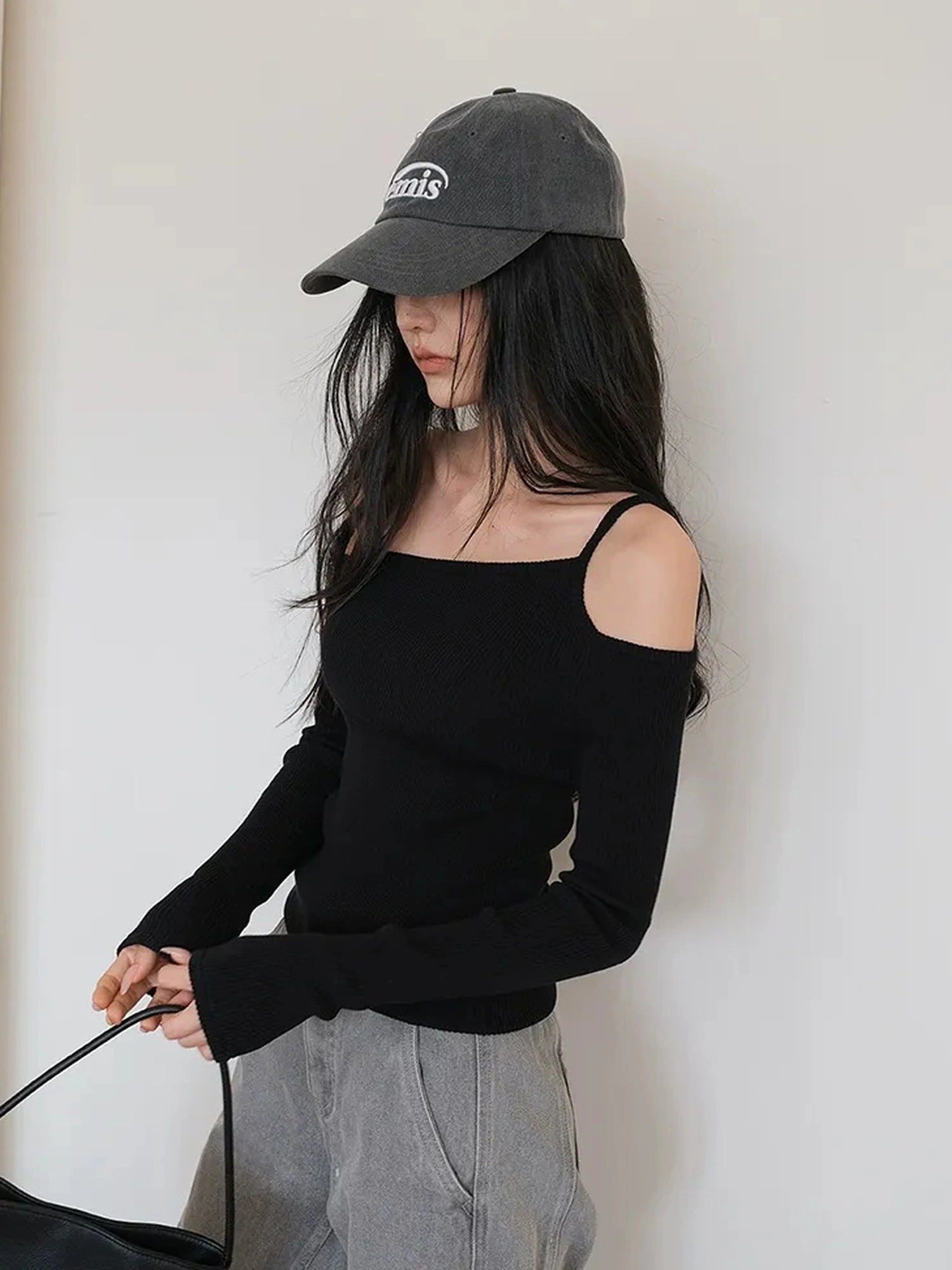 FU FRESH UP Lightweight Silk Knit Shoulder Cut Top