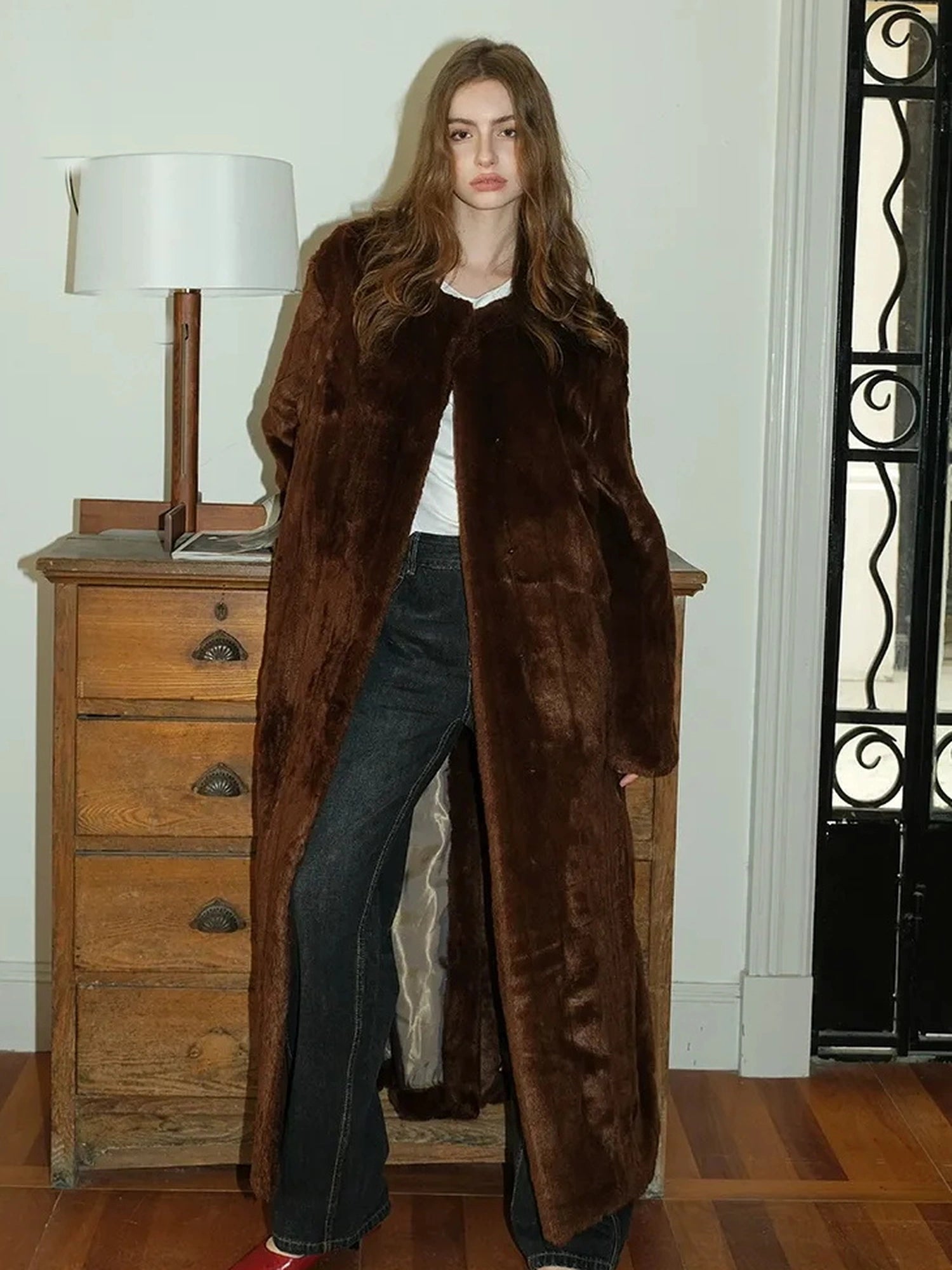 FU FRESH UP Long Plush Vertical Stripe Faux Fur Coat