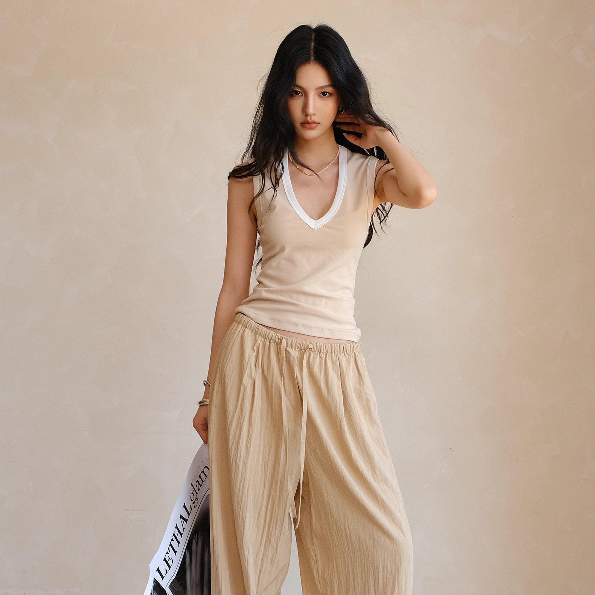 FU_FRESH_UP_Slim_Fit_V-neck_Knit_Vest_MISSTT