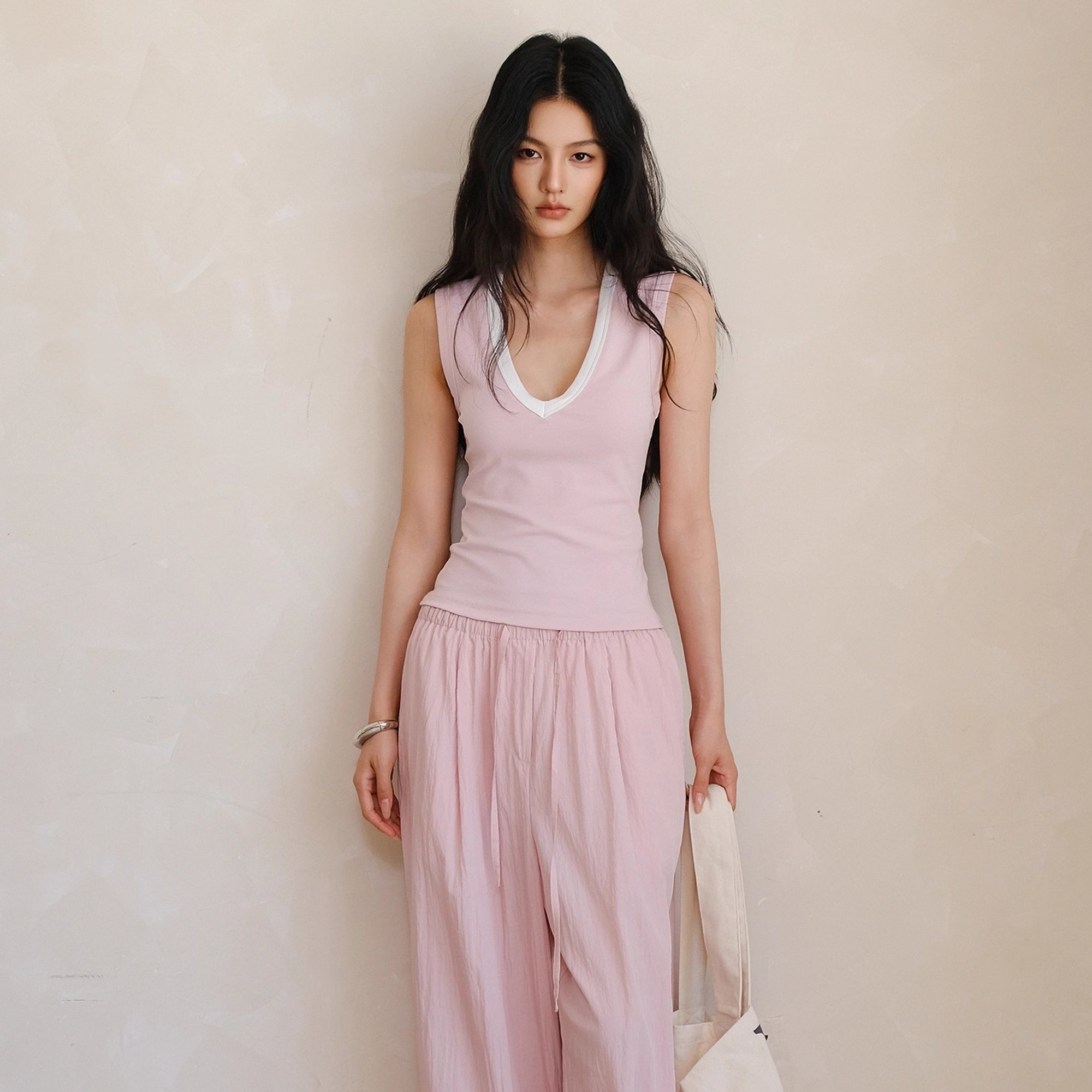 FU_FRESH_UP_Slim_Fit_V-neck_Knit_Vest_MISSTT