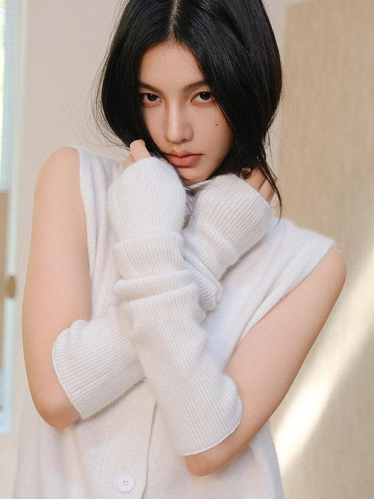 FU FRESH UP Soft Raccoon Plush Knitted High Neck Stacked Sleeve Women&