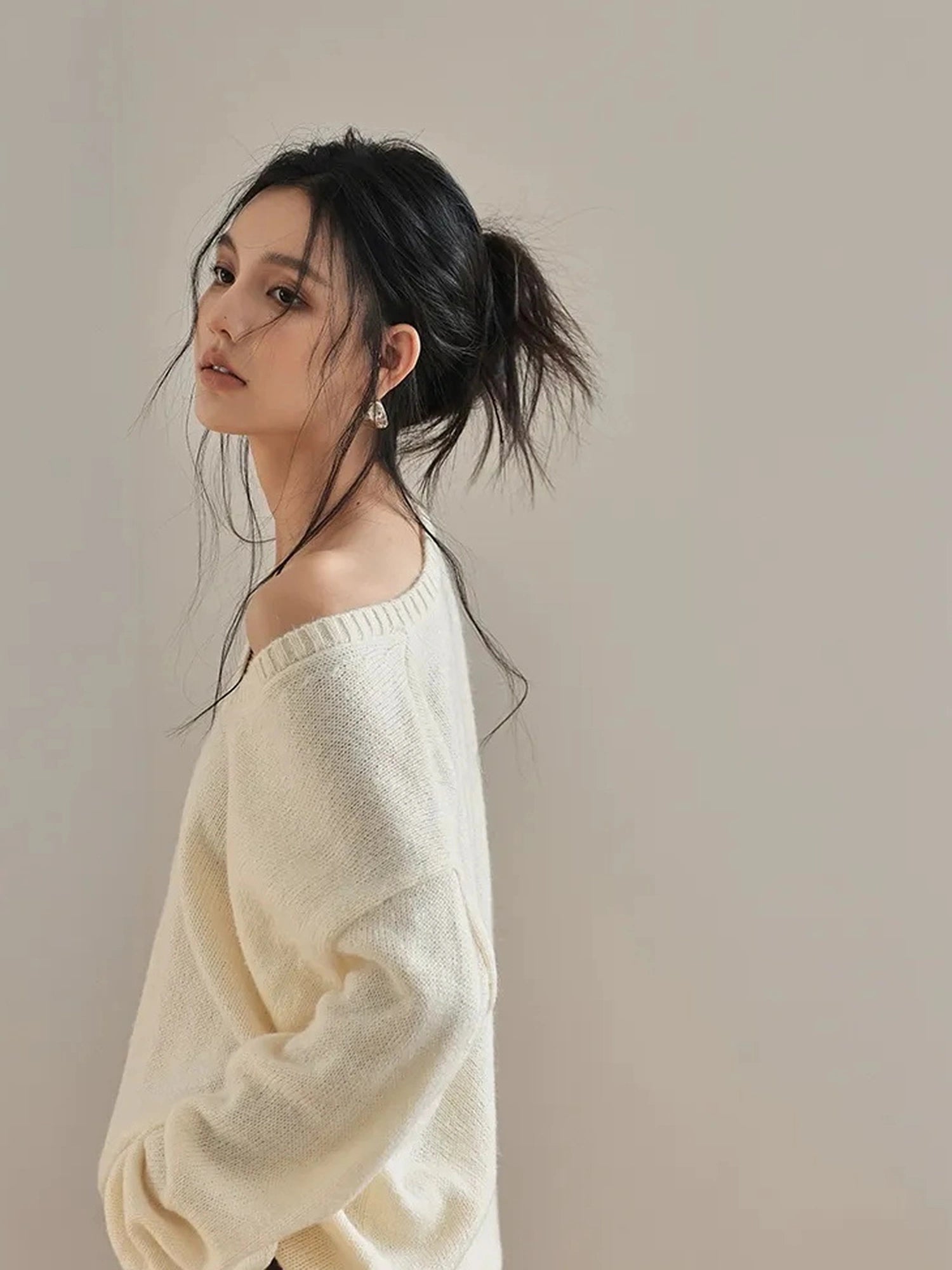 FU FRESH UP Soft V-neck Mohair Wool Blend Sweater