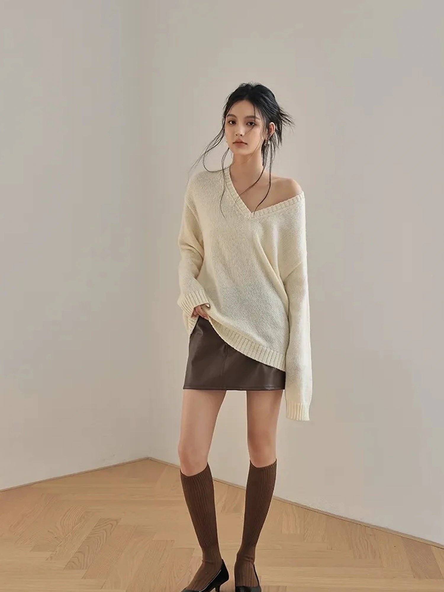 FU FRESH UP Soft V-neck Mohair Wool Blend Sweater