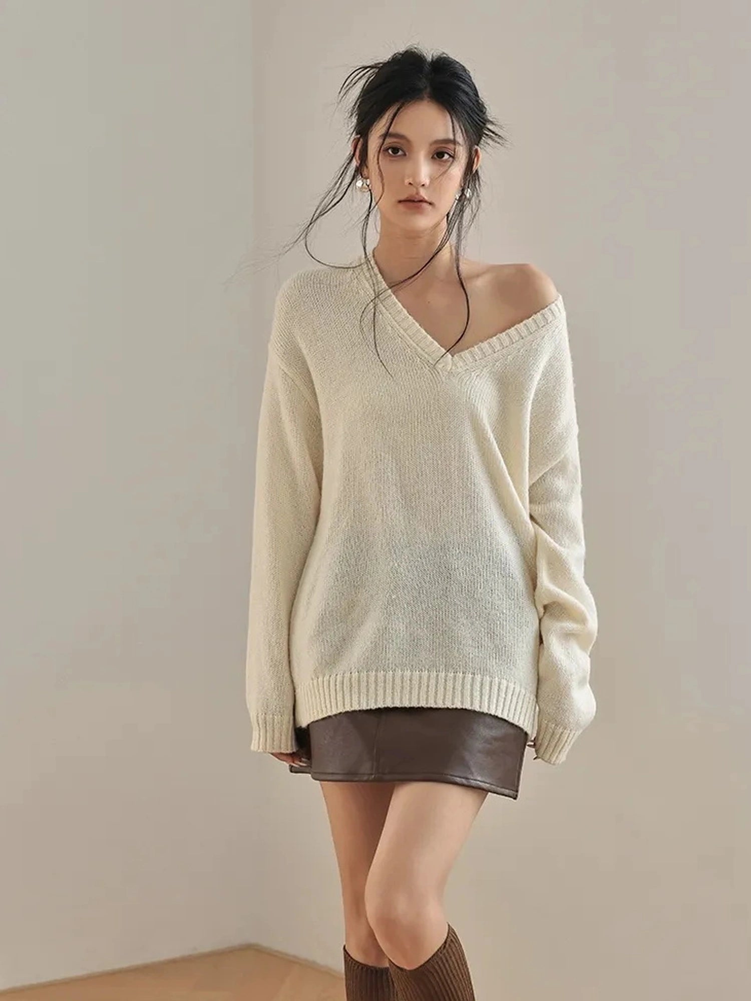 FU FRESH UP Soft V-neck Mohair Wool Blend Sweater