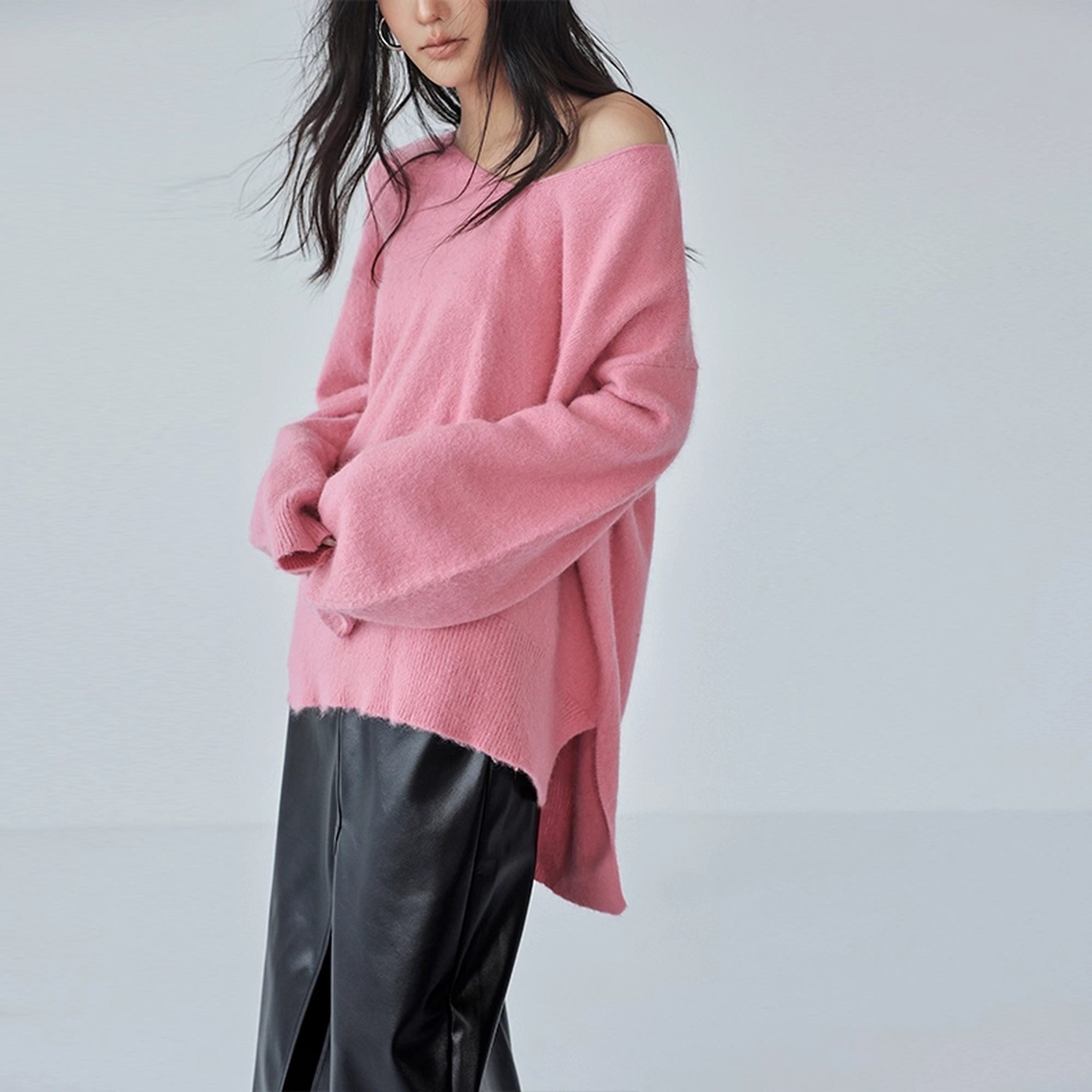 FU_FRESH_UP_V-Neck_Raccoon_Wool_Sweater_With_Detachable_Cowl_MISSTT