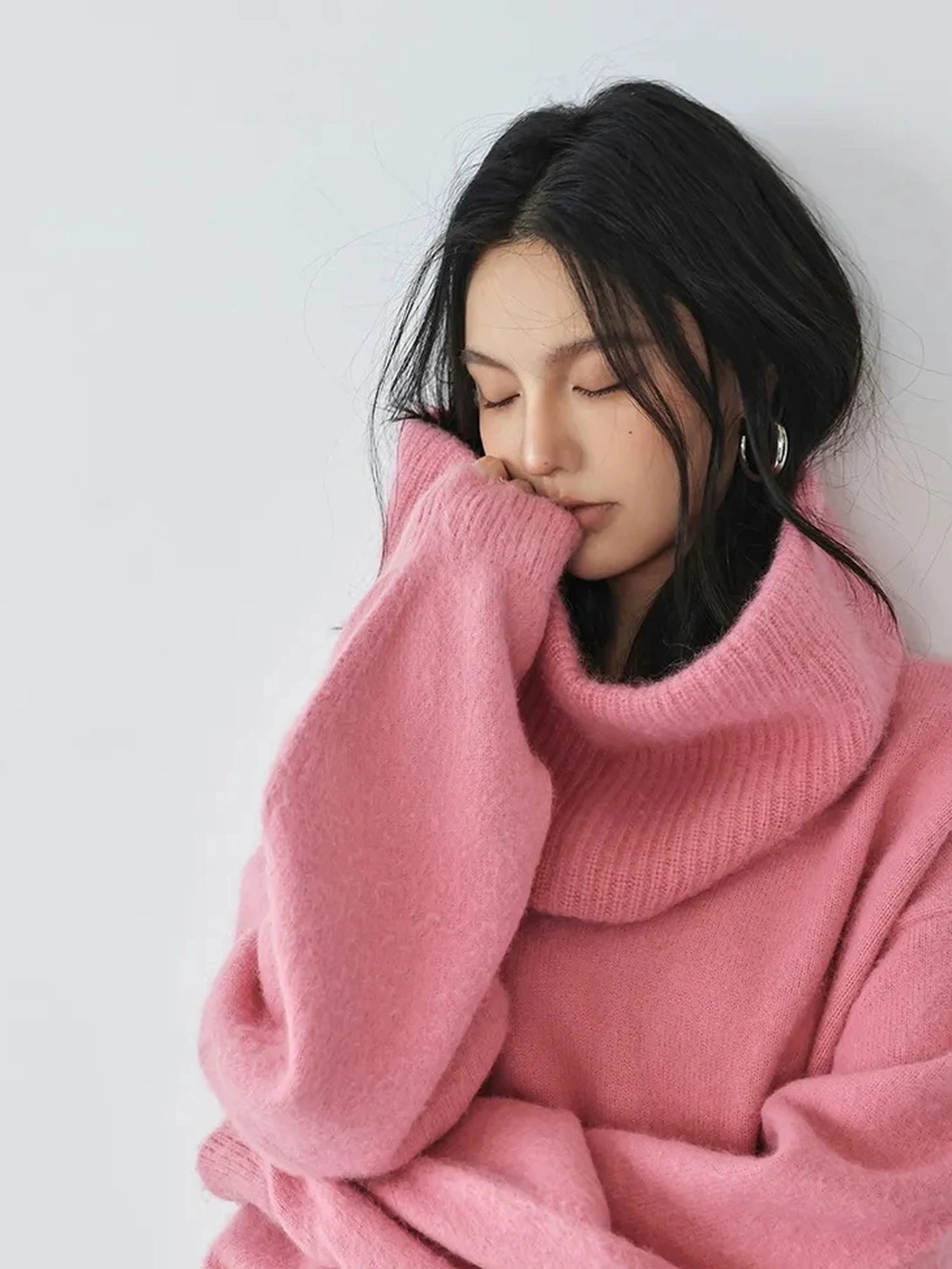 FU FRESH UP V-Neck Raccoon Wool Sweater With Detachable Cowl