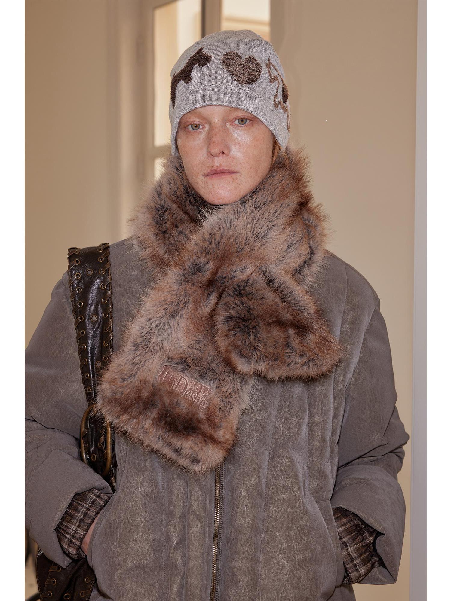 2th Desire Faux Fur Scarf Winter Warm Plush Two-Tone Tip Leather Label