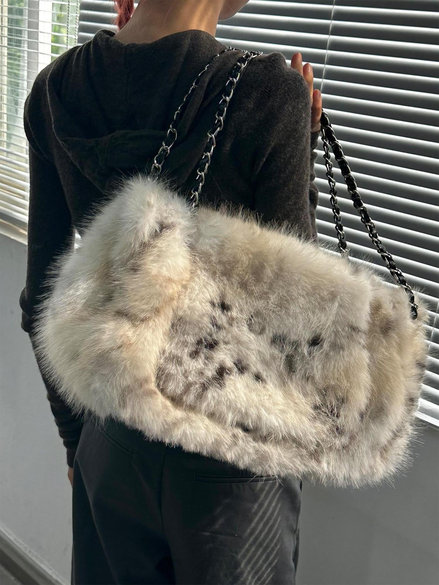 FayChui Snow Leopard Plush Square Box Chain Strap Women&