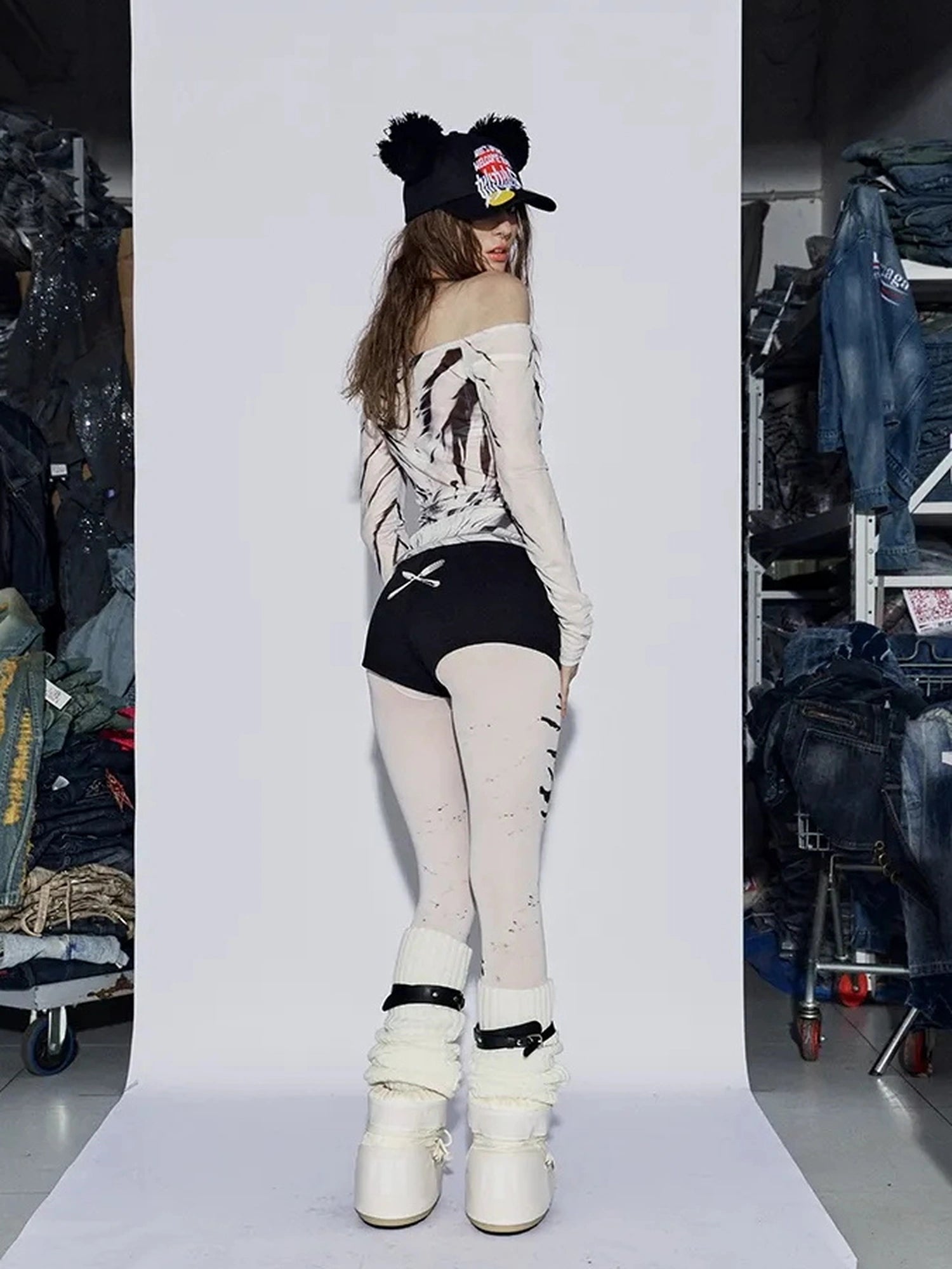 FayChui Vintage Bow Print Low Rise Hot Shorts