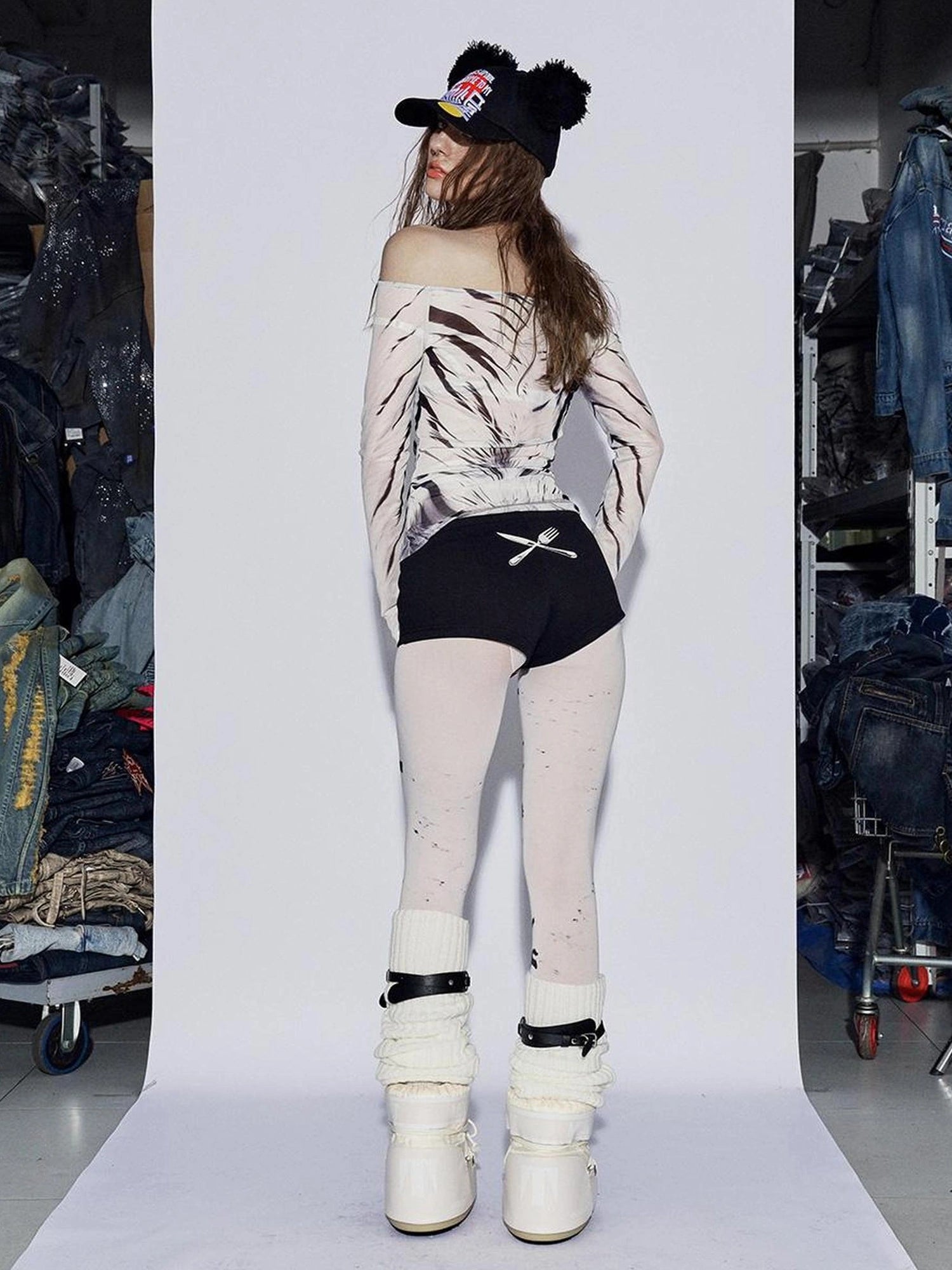 FayChui Vintage Bow Print Low Rise Hot Shorts